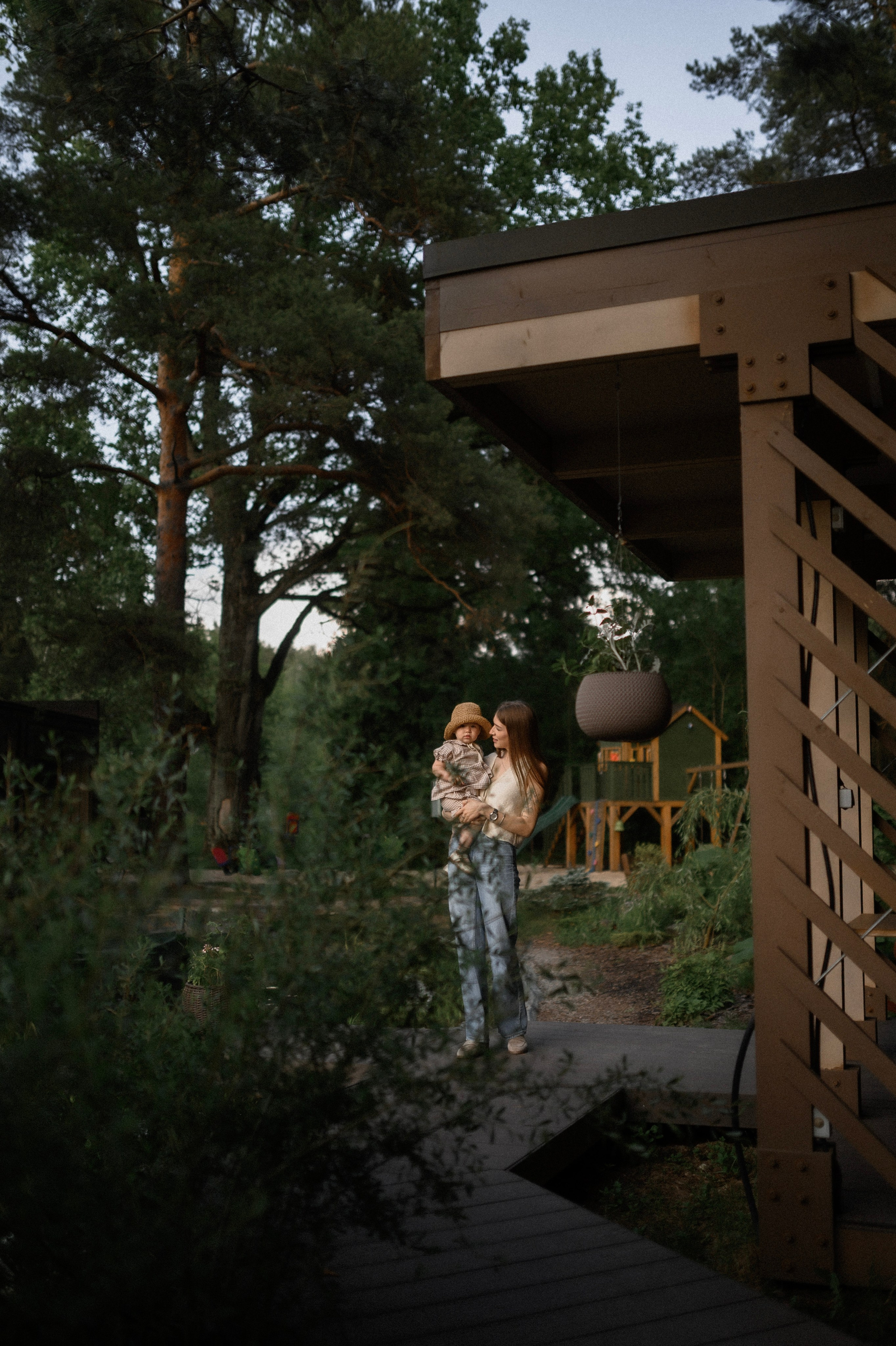 Надя и Алиса в ресторане Кедр. Семейный и свадебный lifestyle-фотограф в Москве Мария Петрова