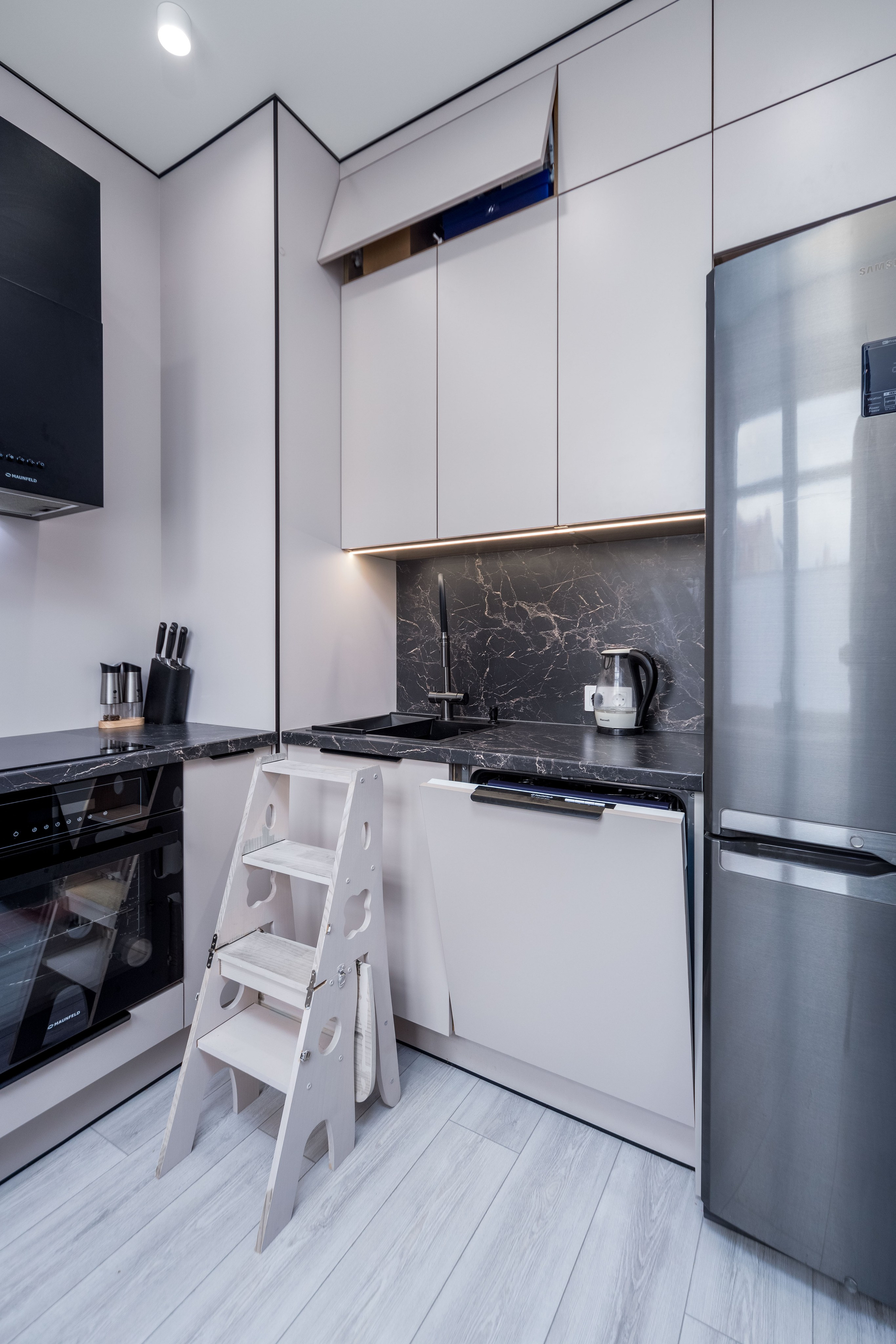 Функционал кухонной зоны в двухкомнатной квартире в сталинке