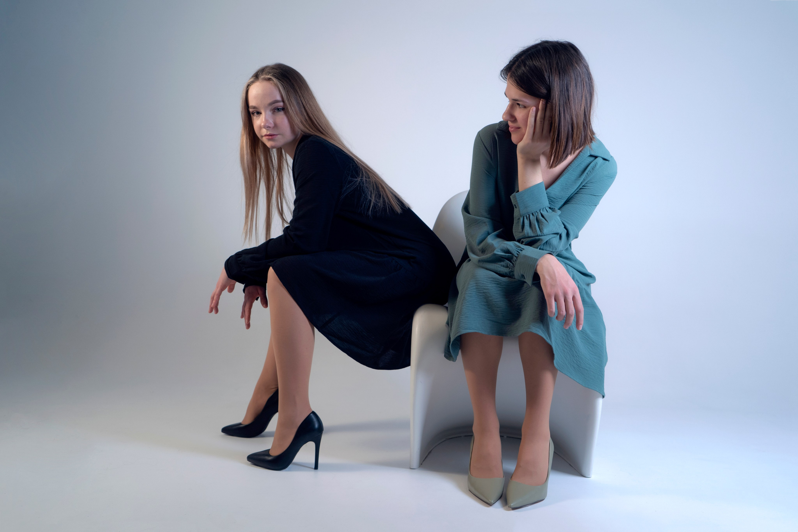 Соня и Мира. Портрет. Главная