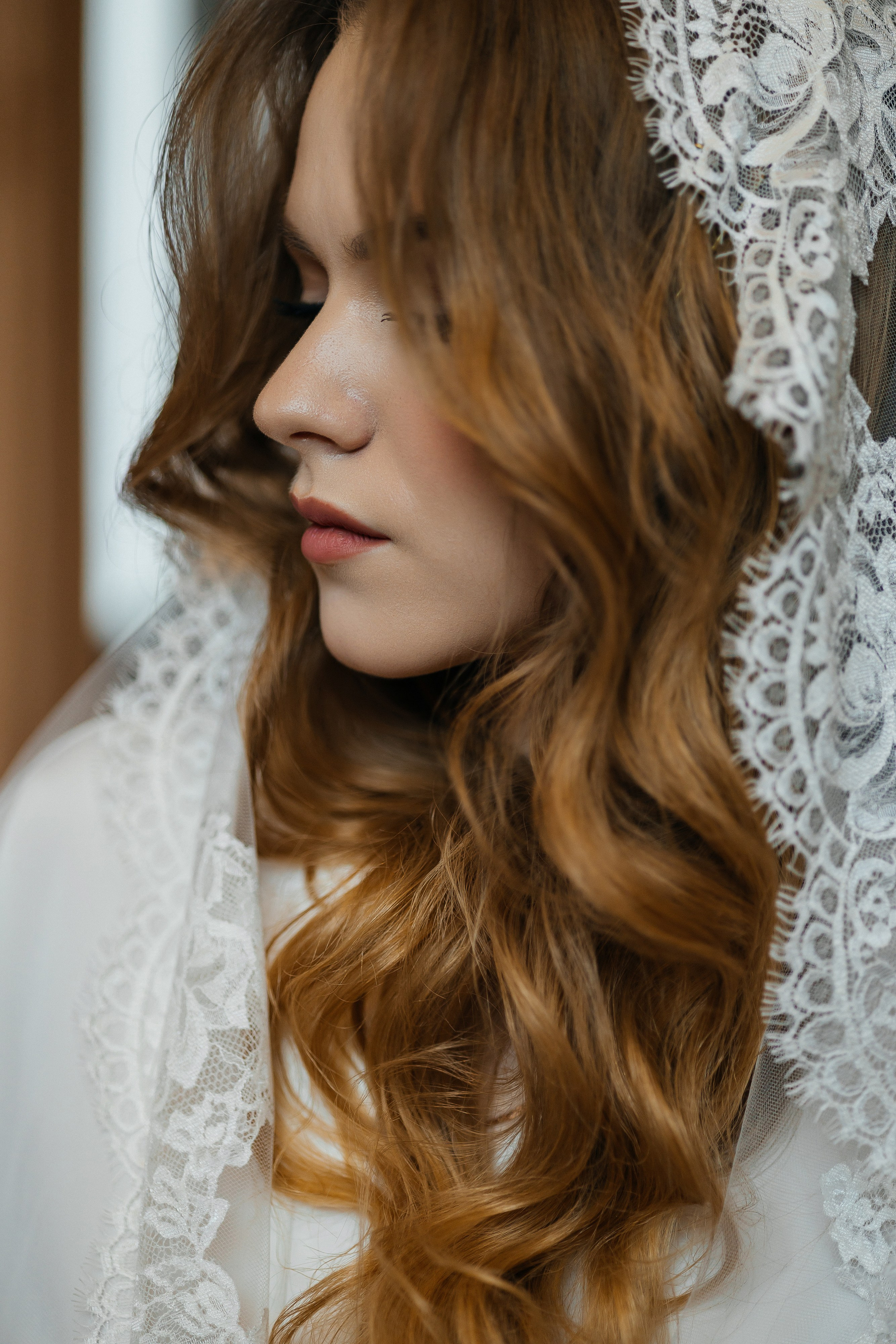 Роскошное утро пары в номере отеля. Олег Сверчков | Свадебный фотограф Вологда