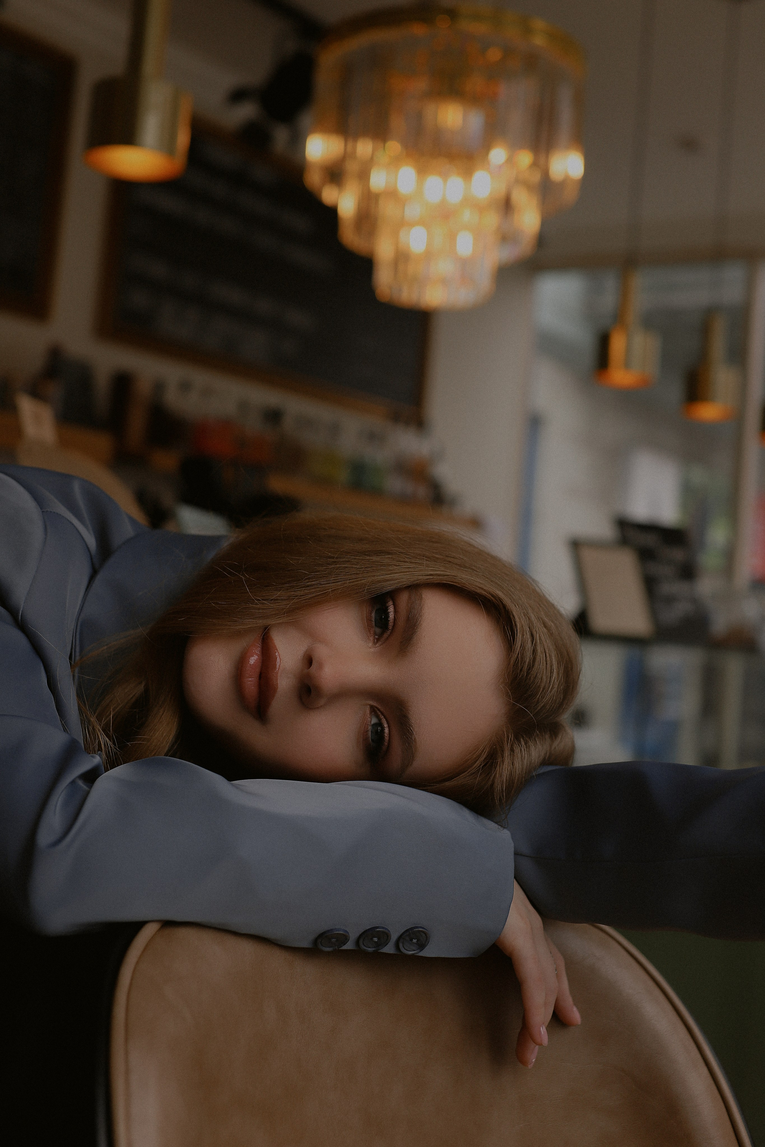 Елизавета, съемка в кофейне