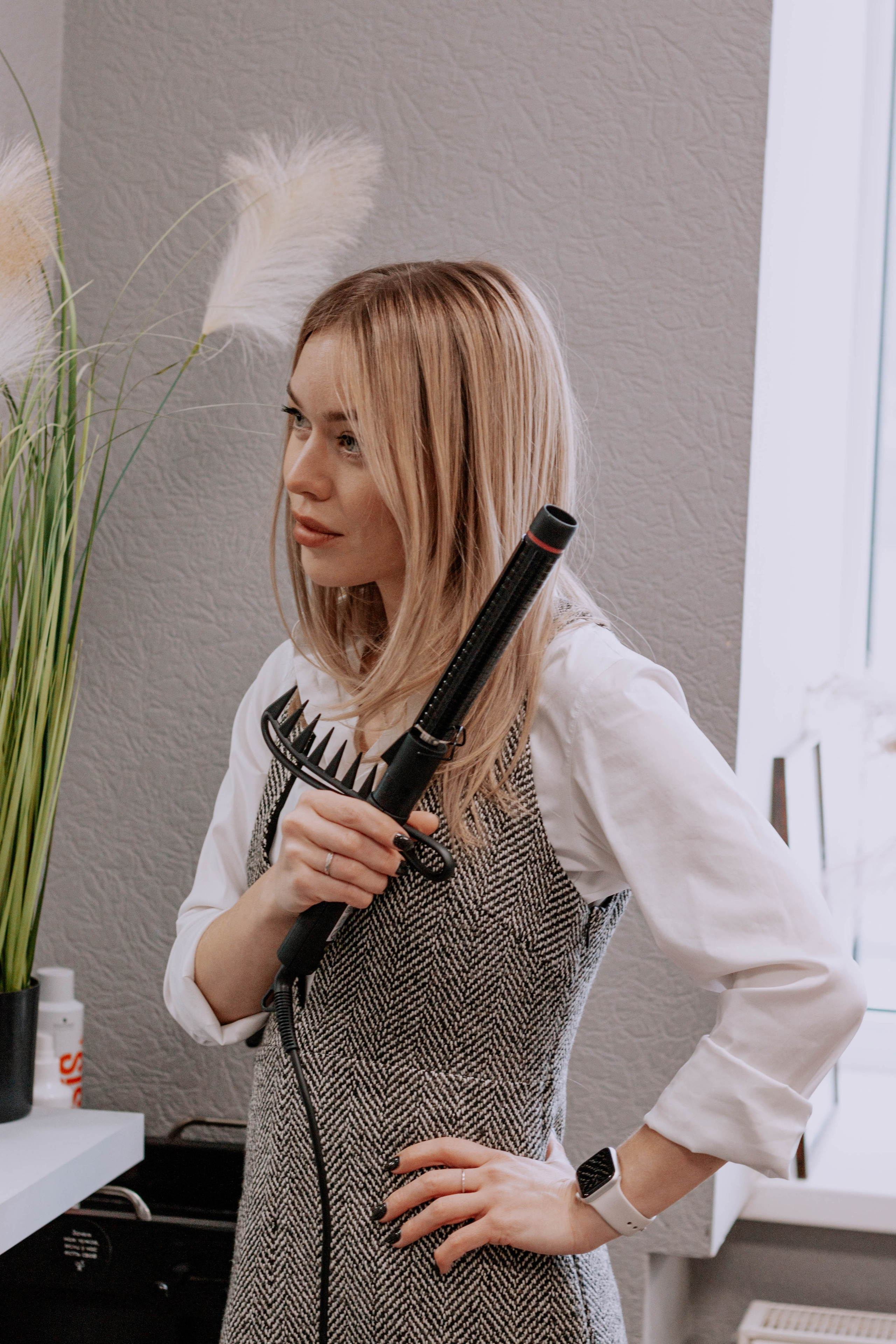 Настя- стилист по волосам. Бережно сохраняю ваши чувства и истории на своих фотографиях