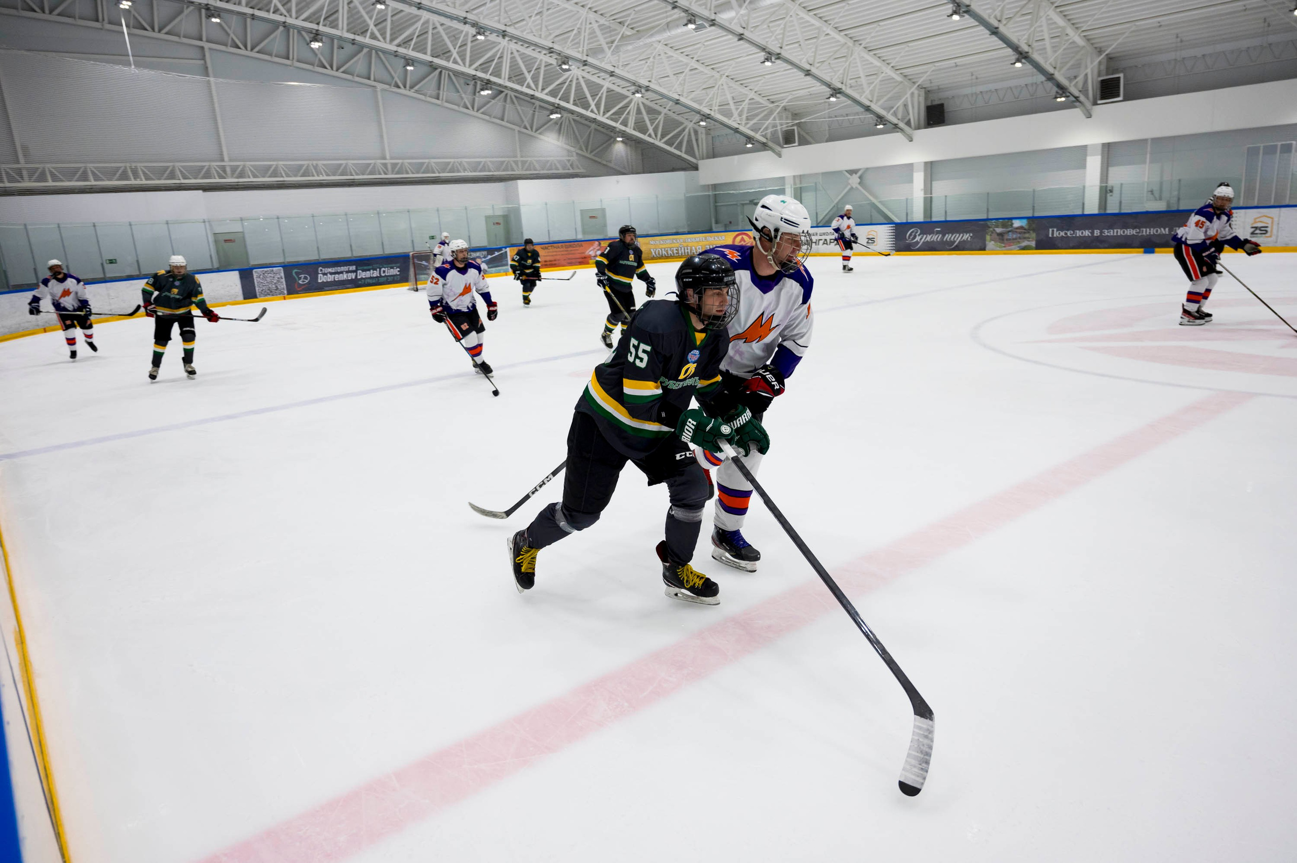 Хоккейный матч корпоративной команды Зарубежнефть. Репортажный фотограф и видеограф Слава Думчев. Тимбилдинги, отчетники, корпоративы