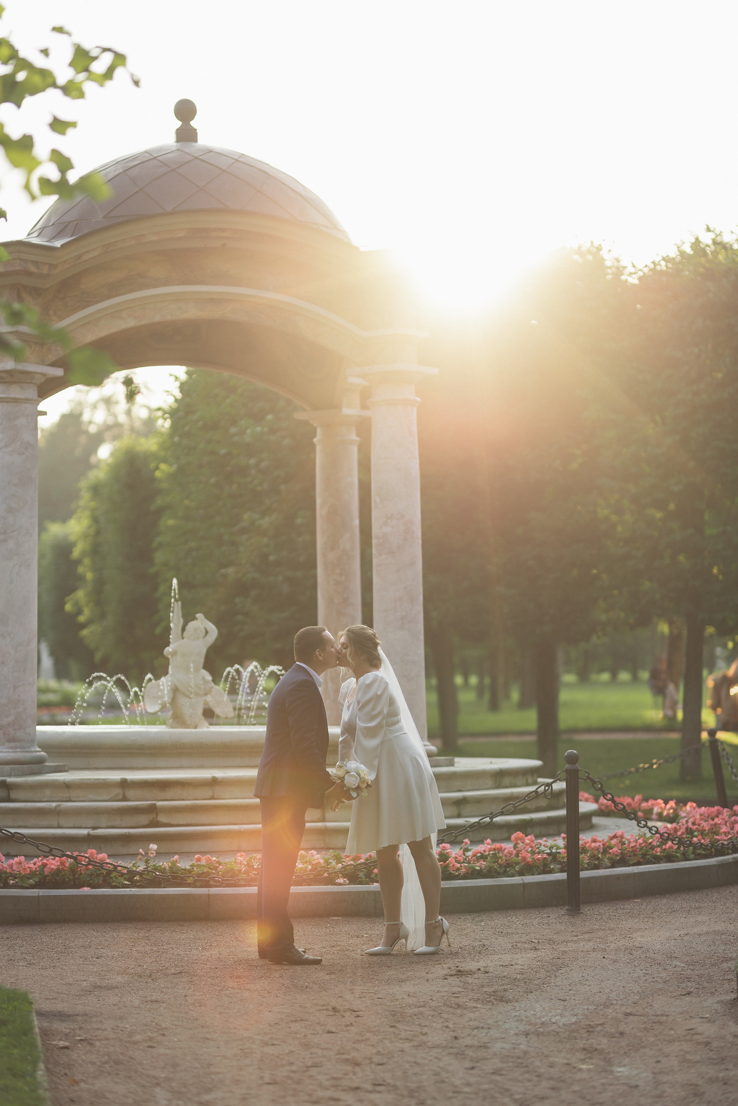 Свадебная фотосессия в усадьбе Архангельское. Портретный фотограф Москва Светлана Кашура
