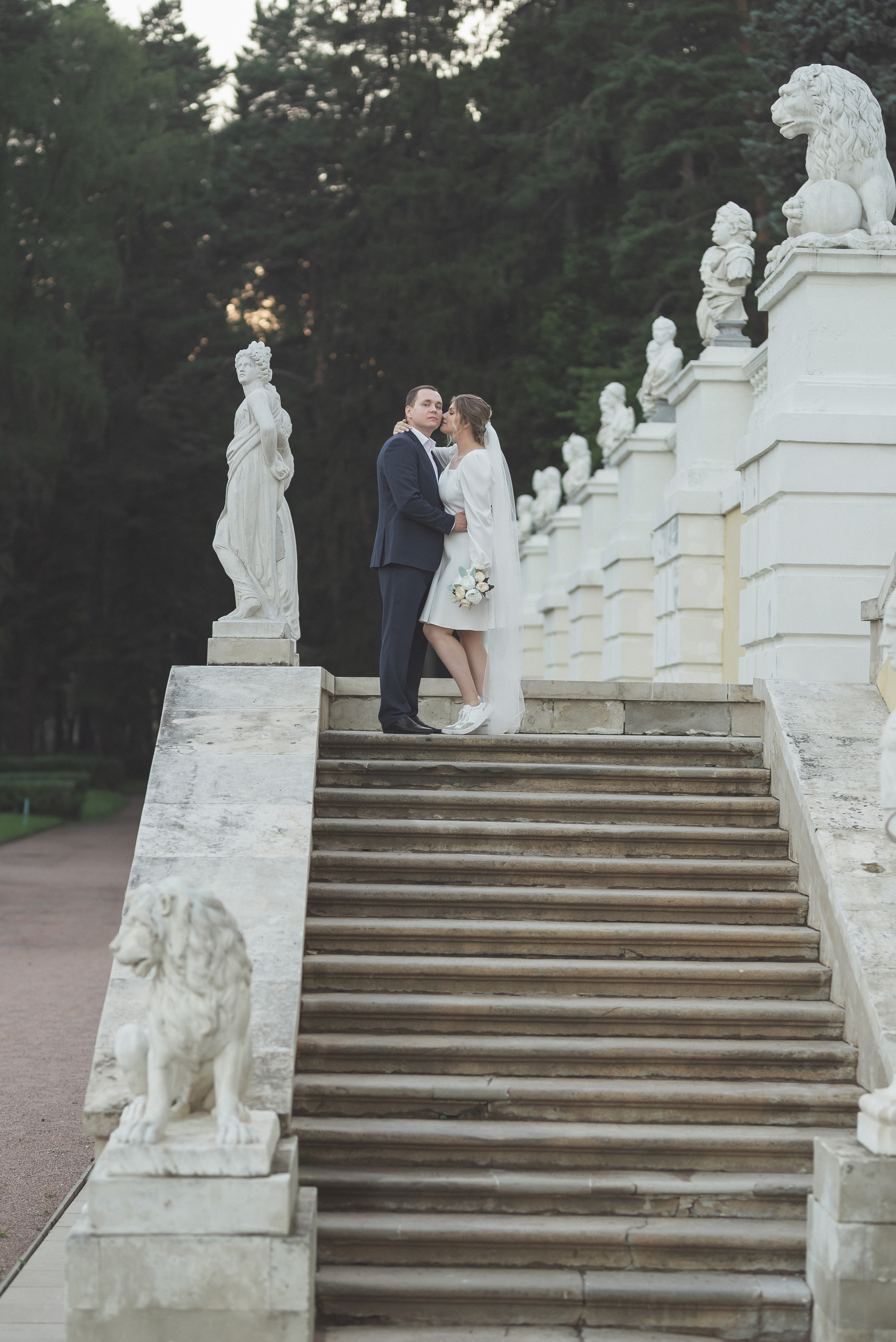Свадебная фотосессия в усадьбе Архангельское. Портретный фотограф Москва Светлана Кашура