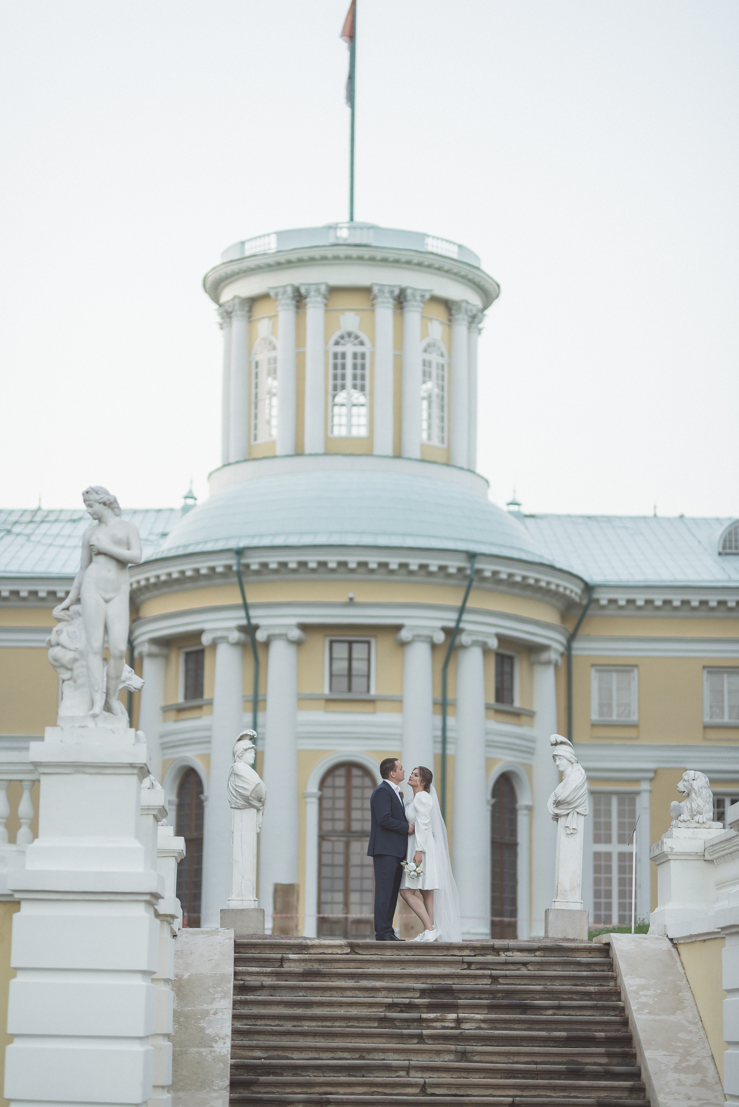 Свадебная фотосессия в усадьбе Архангельское. Портретный фотограф Москва Светлана Кашура