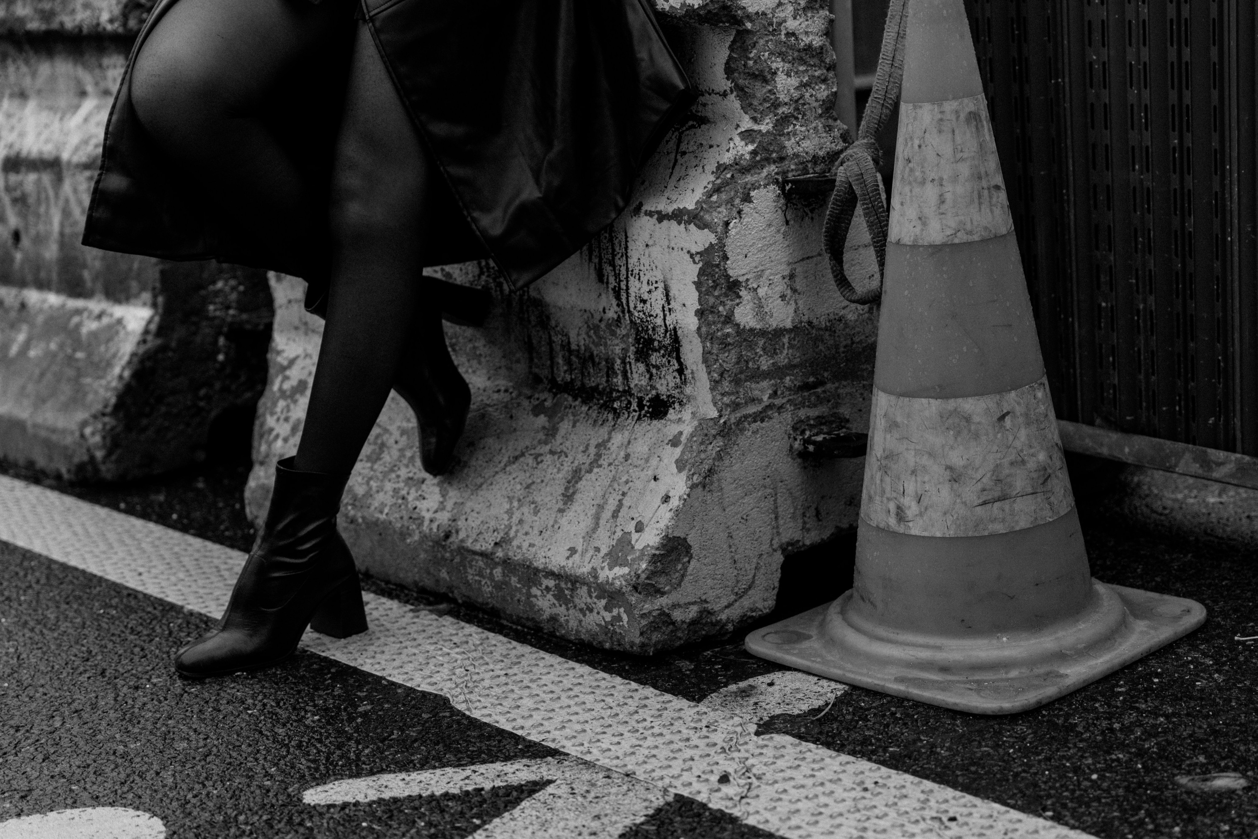 Femme fatale. Photographer in Paris