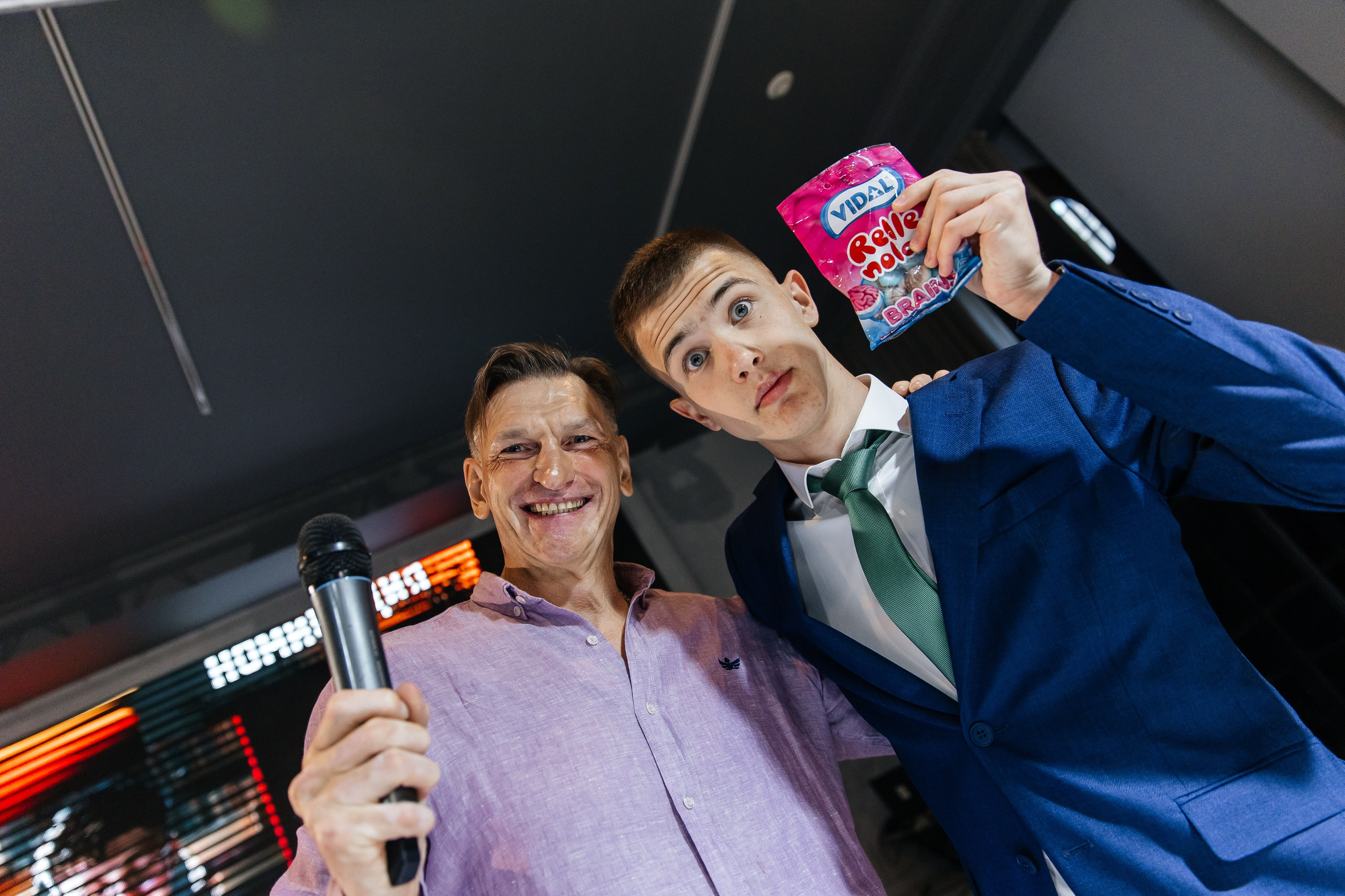 2023-06-23 Выпускной МБОУ СОШ № 10. Фотограф в Красноярске