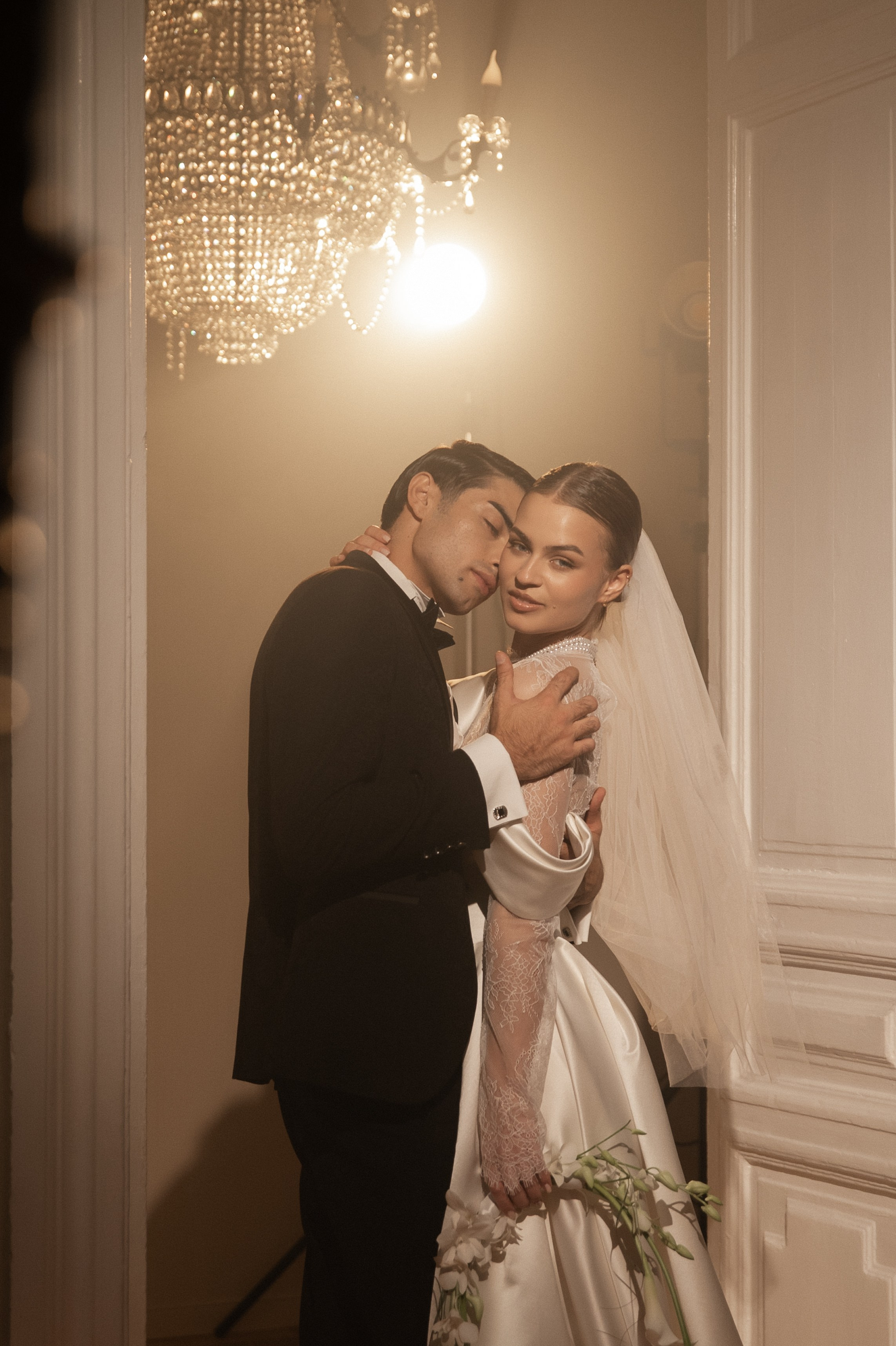 Камерный свадебный ужин при свечах в старинном особняке в фотостудии 21. Kult. Ярослава Ерина — свадебный фотограф в Москве