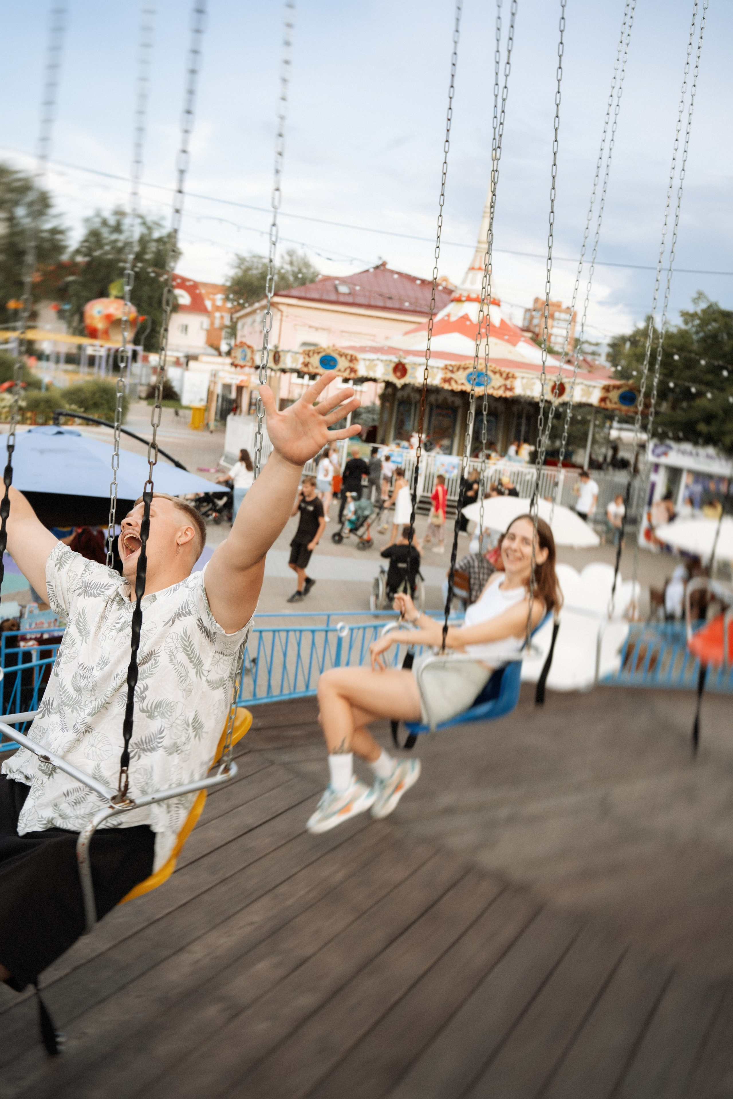 Глеб и Арина. Фотосессия в парке аттракционов. Яна Орехова. Фотограф в Томске