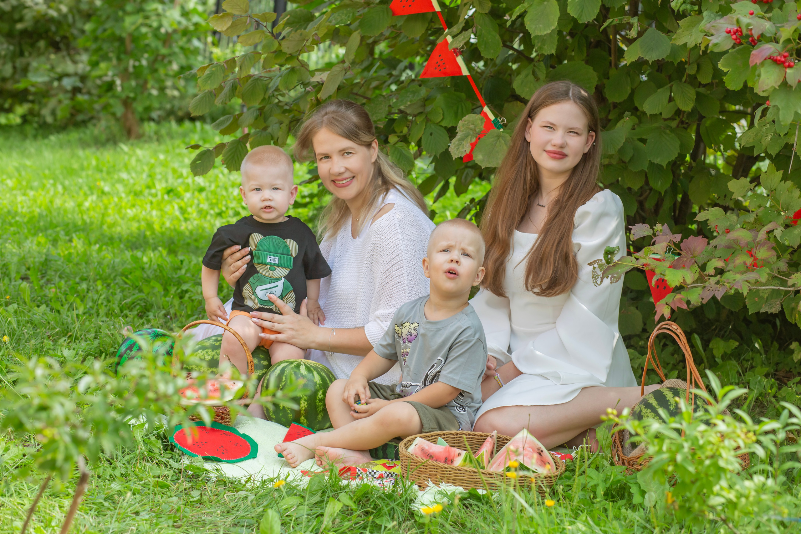 Арбузный фотодень в Жк Красногорский. Семейный и детский фотограф в Москве и МО — Александра