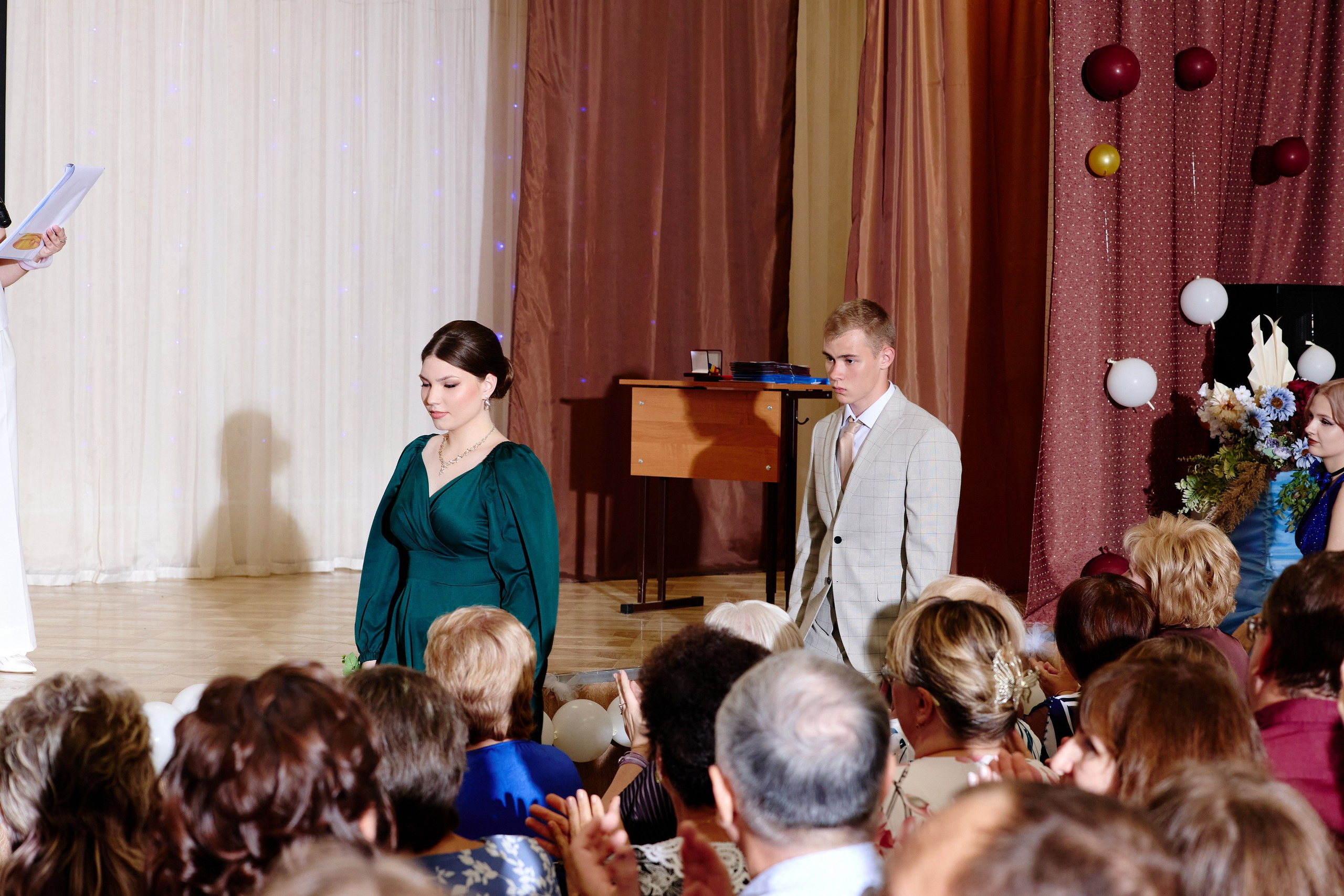 Выпускной 35 Сош. Фотограф Выпускные альбомы Таганрог Сергей Коробченко