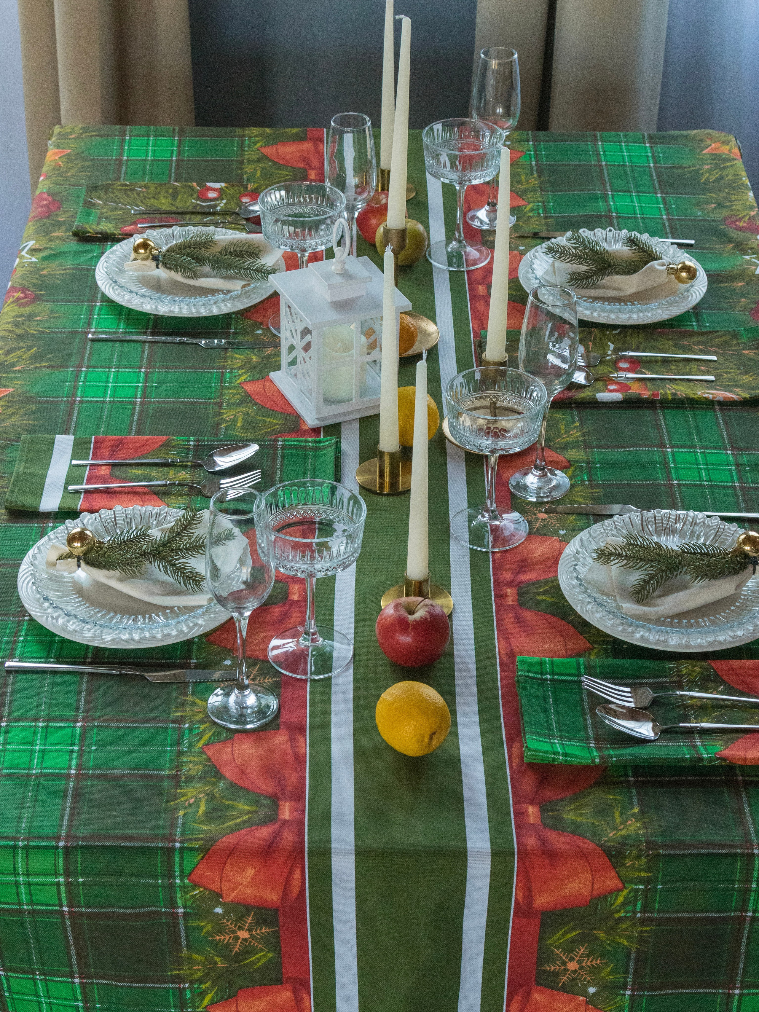 Скатерть новогодняя. Фотостудия для Wildberries Ozon