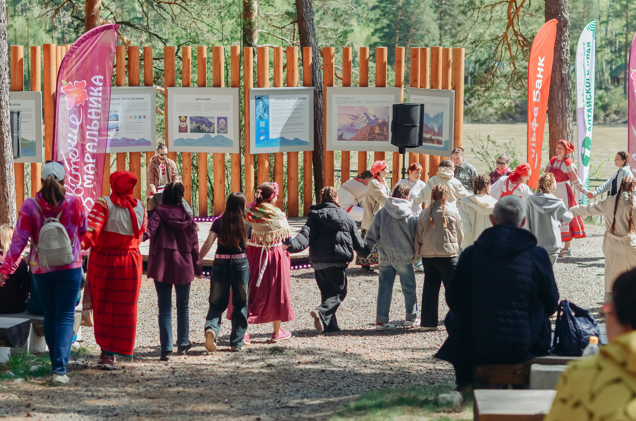Фестиваль «Цветение Маральника на Алтае 2025». Фоторепортаж. Денисова Аля — фотограф для парных съемок и индивидуальных историй в Барнауле
