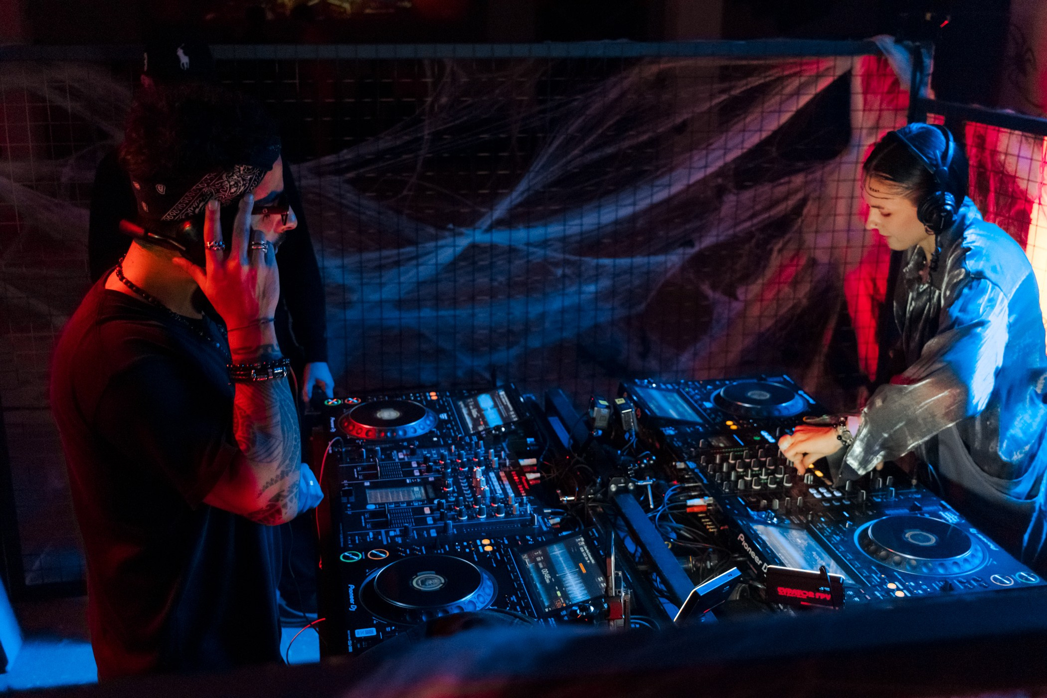 Ночные заведения. Фотограф в Санкт-Петербурге — Петрович Милан