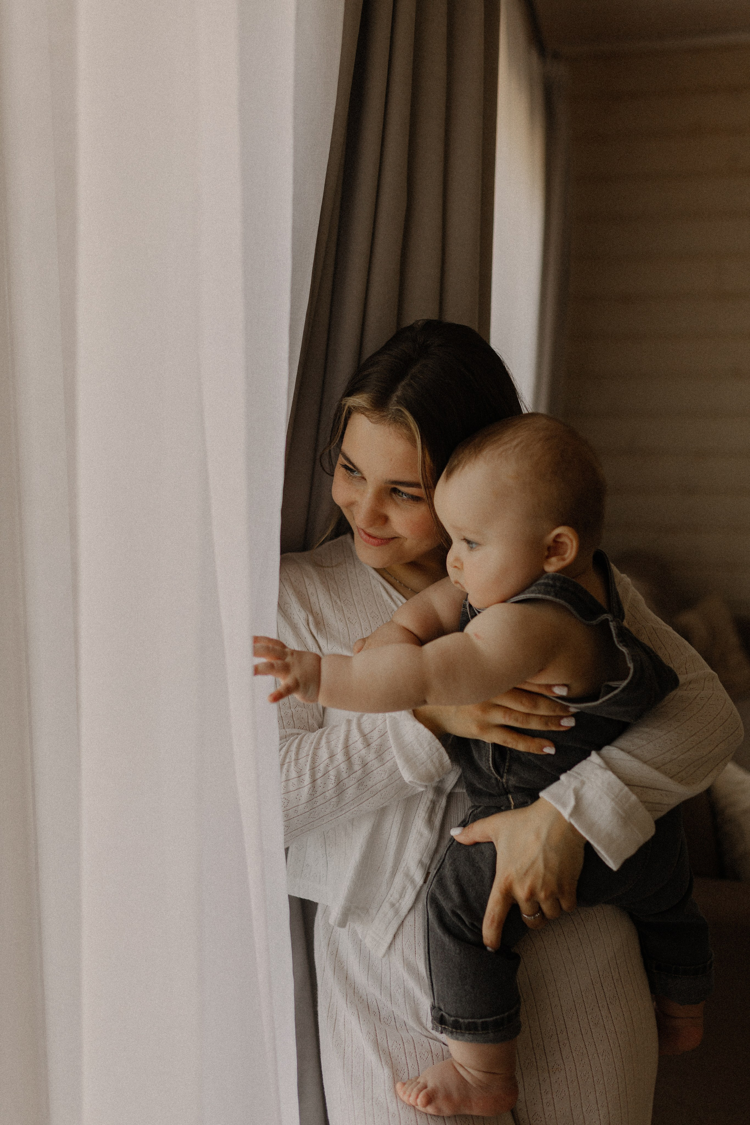 Яна и Тимофей. Домашняя съёмка. Семейный фотограф Тихвин, Санкт-Петербург и ЛО