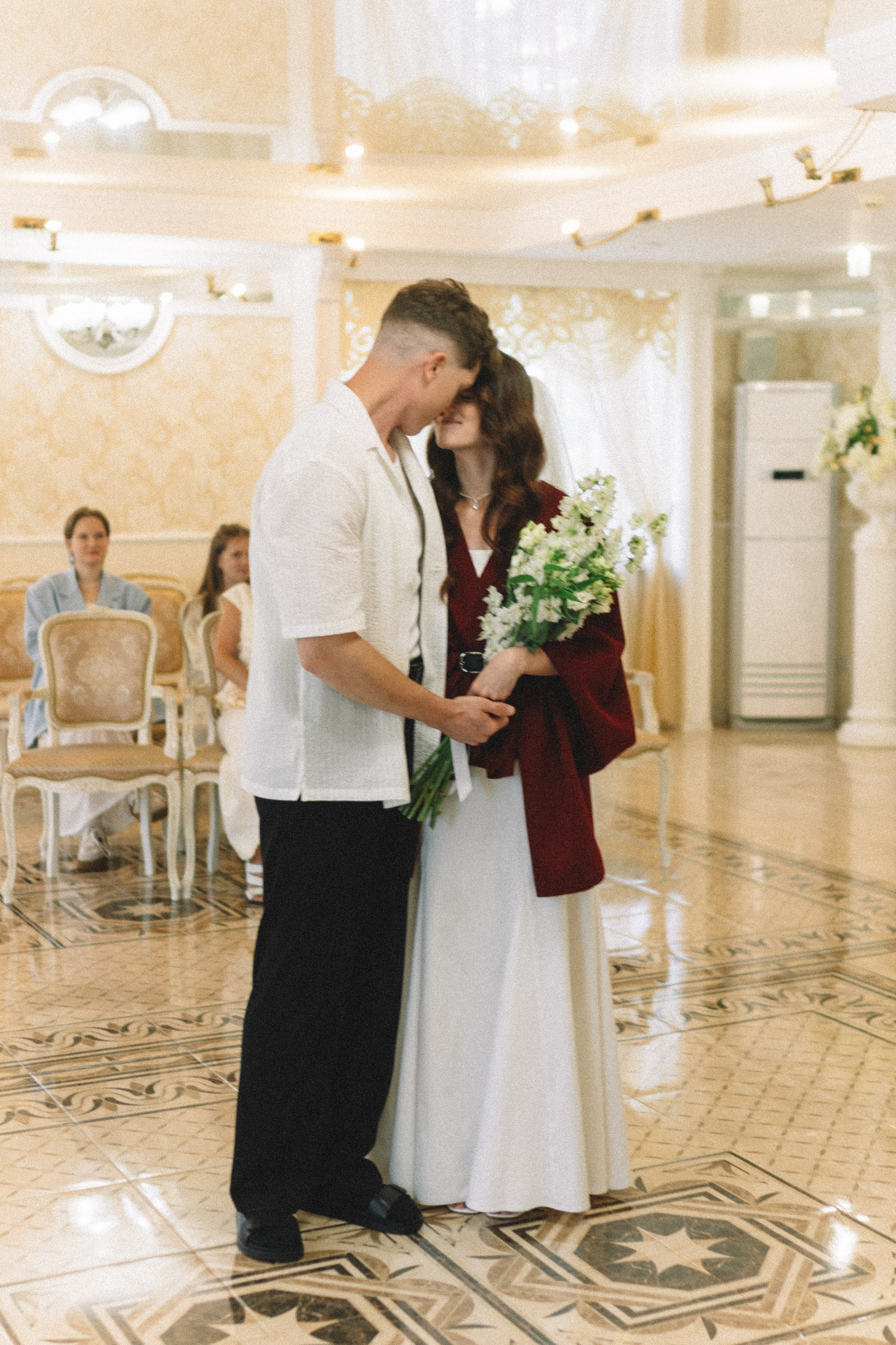 СВАДЕБНАЯ СЬЕМКА В ПЕТЕРГОФЕ И СЬЕМКА РЕПОРТАЖА В ЗАГСЕ ПЕТЕРГОФА. Профессиональный фотограф, Санкт-Петербург — Виктория Богомолова