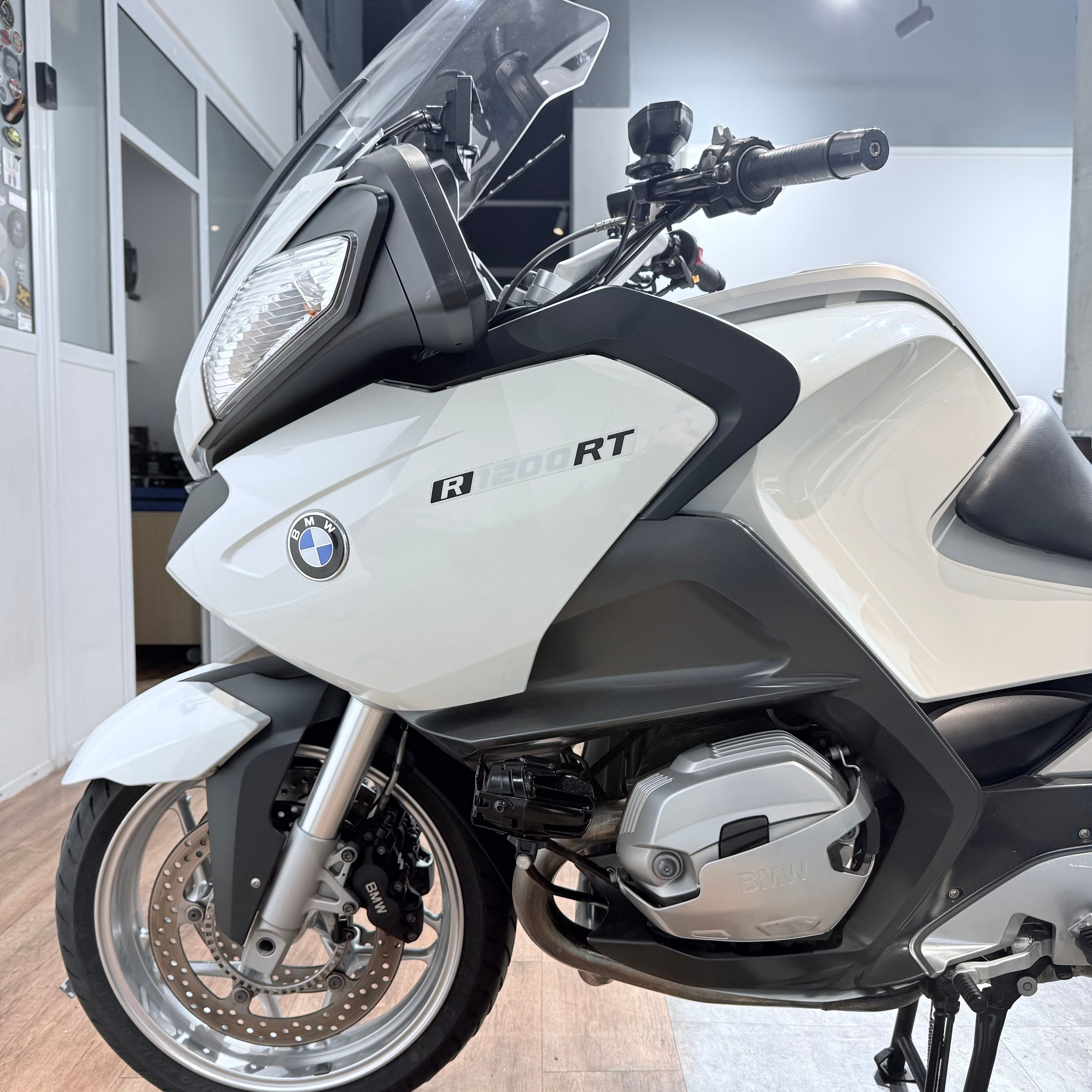 2011 ВМW R1200RТ Alpine White. Hello Davidson, Москва. Только хорошие мотоциклы…