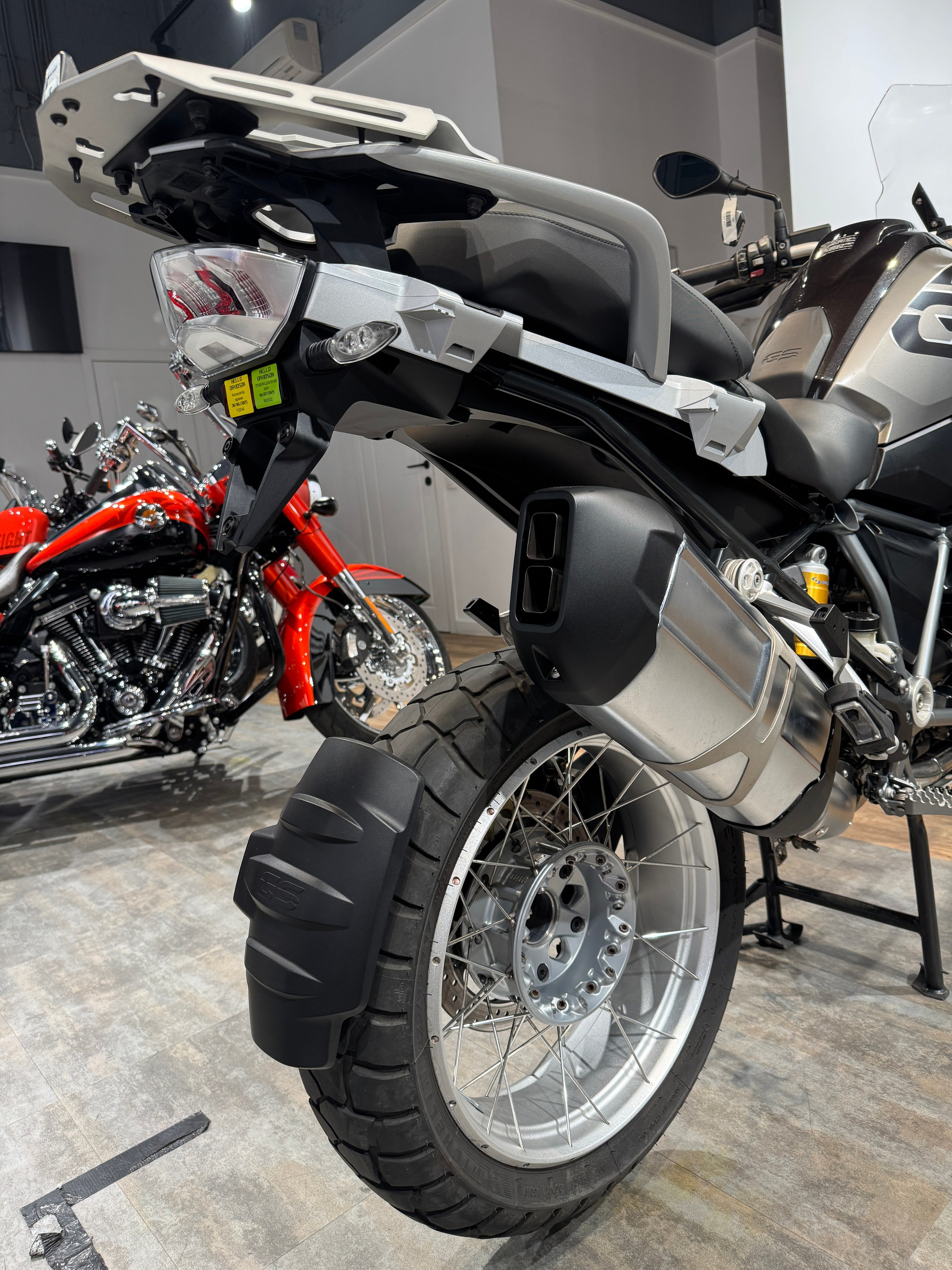 2015 BMW R1200GS Black/Agate Grey — подробнее на сайте. Hello Davidson, Москва. Только хорошие мотоциклы…