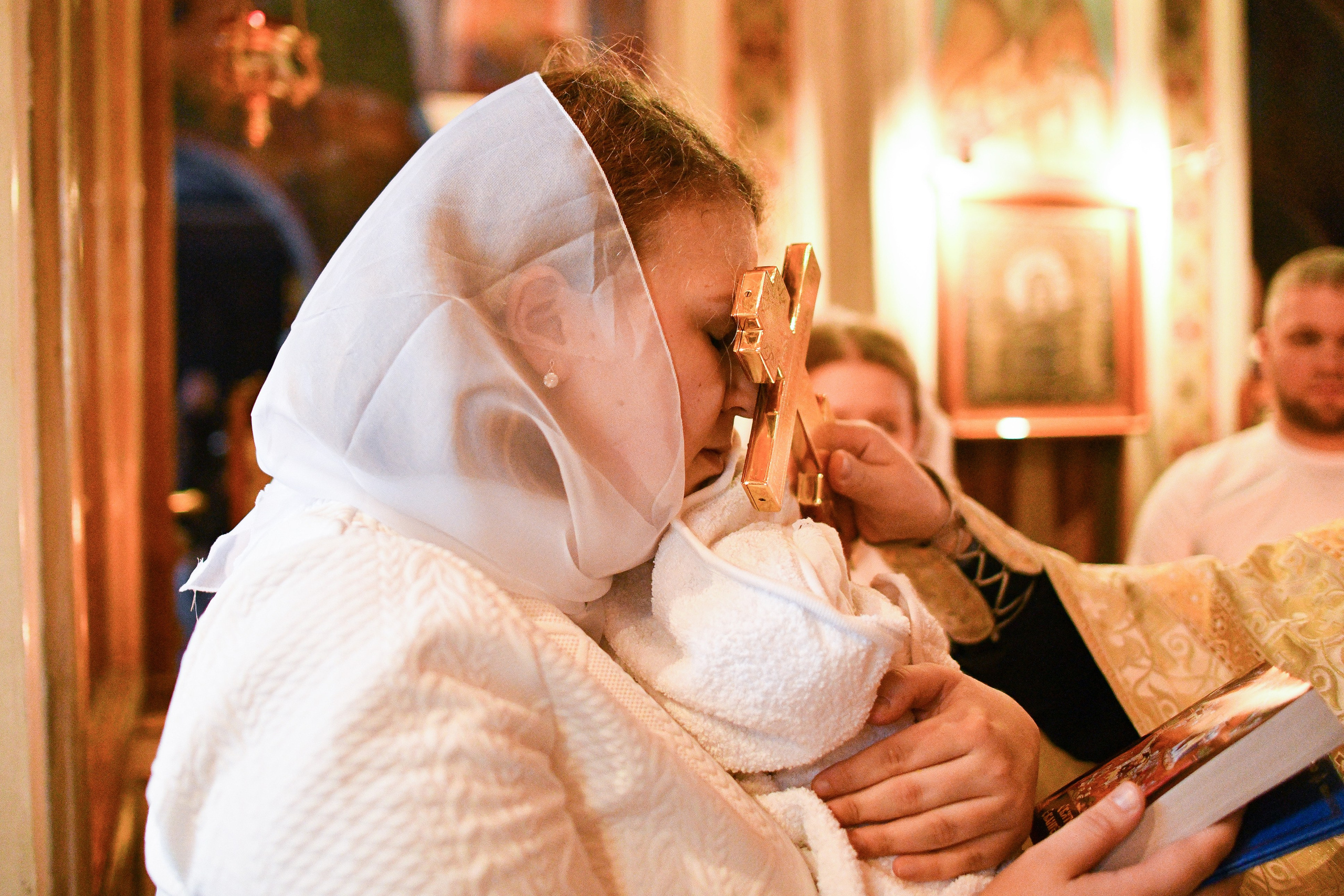 Крещение Анны. Храм Зосимы и Савватия. Гольяново. Свадебный и портретный фотограф в Москве Галина Борисова