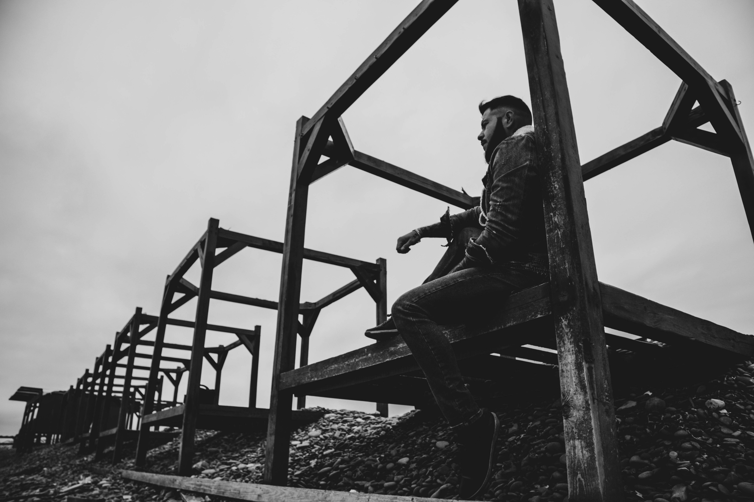 О. Уличный фотограф Города N