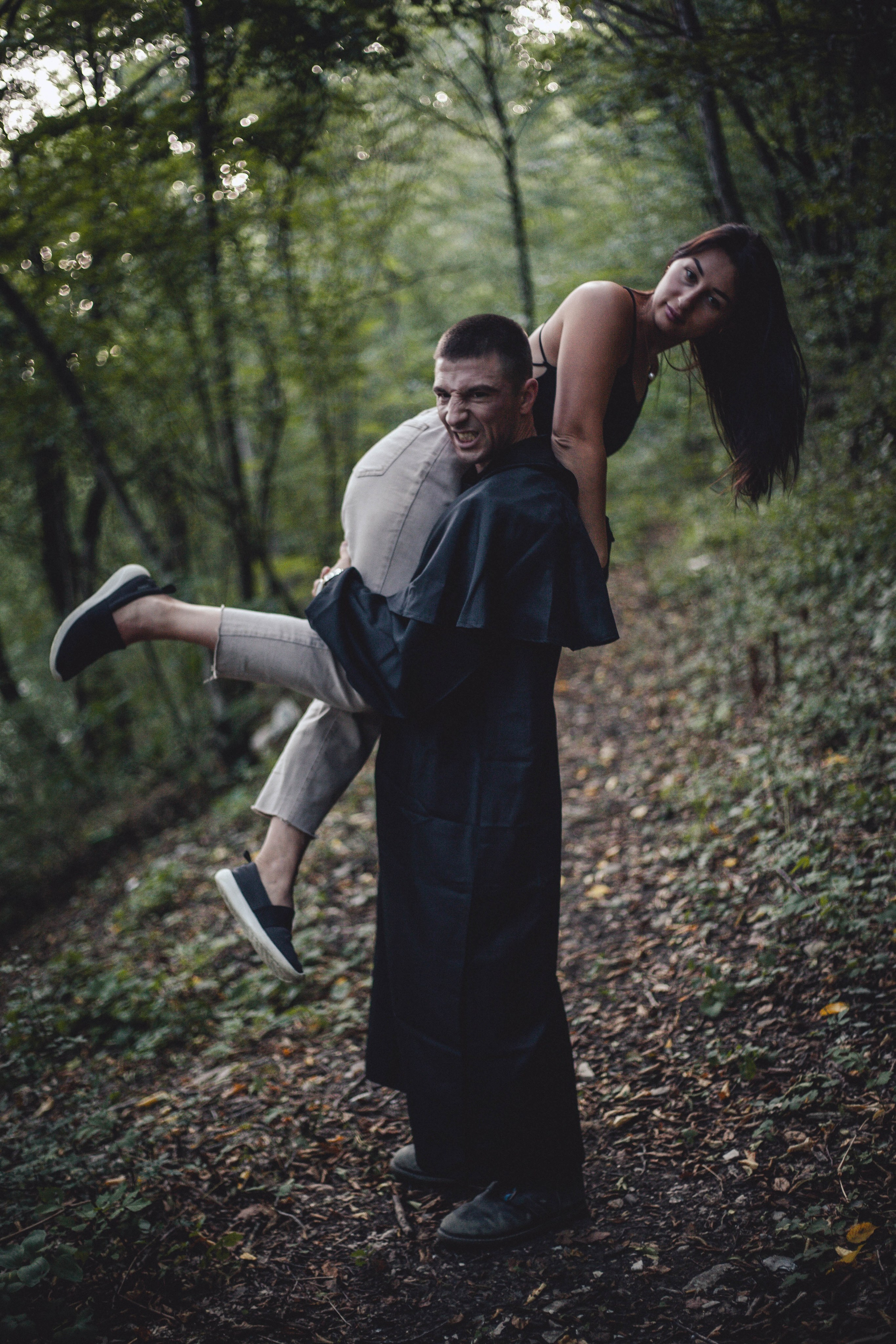 Клип. Уличный фотограф Города N