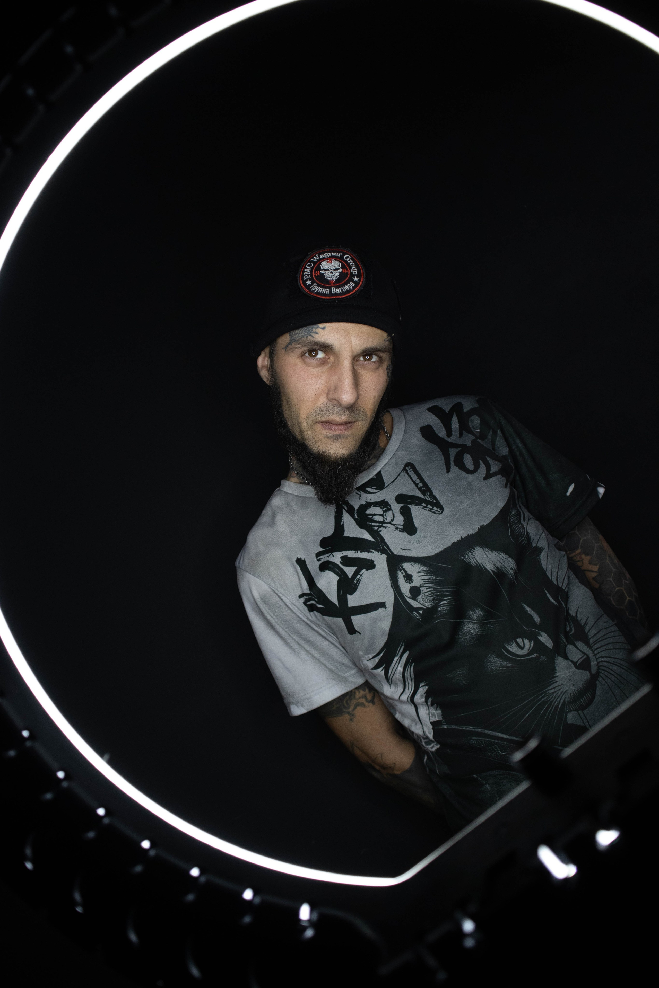 Academy Tattoo. Уличный фотограф Города N