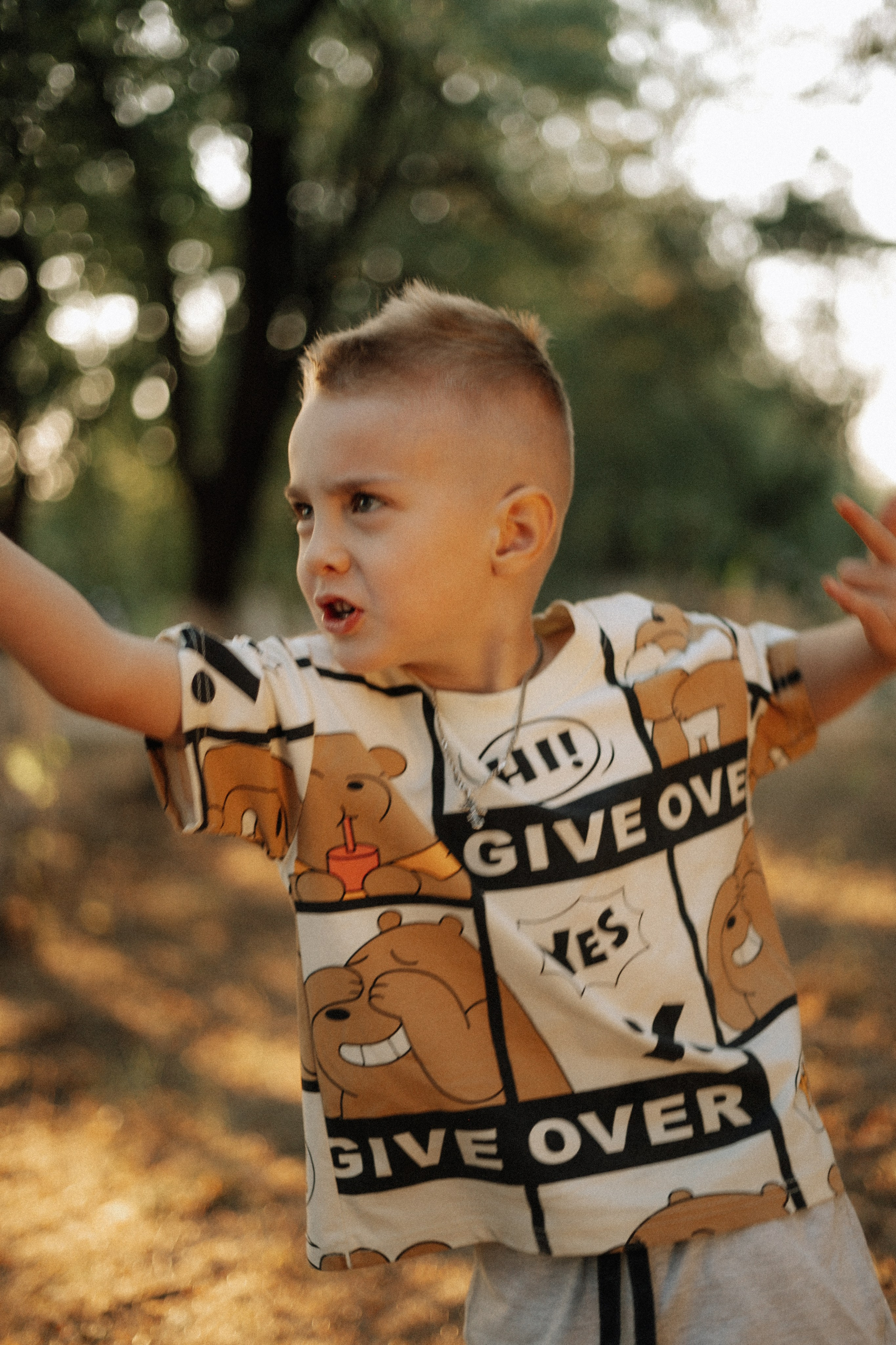 Папа учит сына кататься на велосипеде. Фотограф в Крыму | Виктория Нотевская