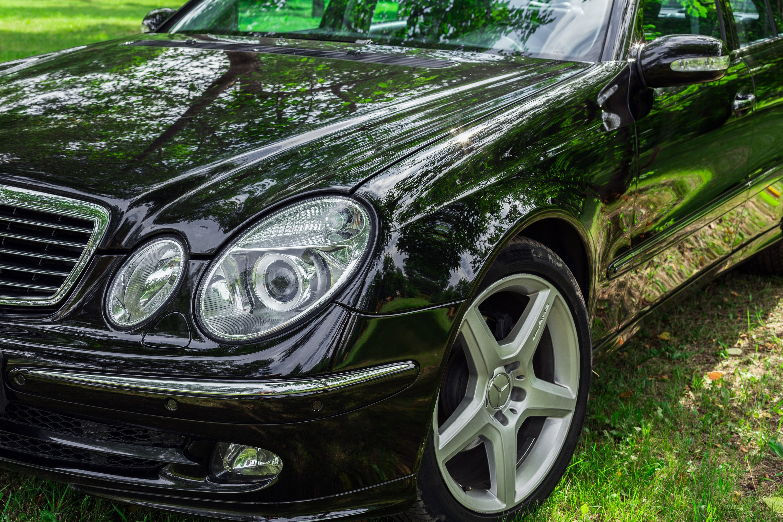 Фотосъемка автомобиля Mercedes для Evil Painter. Интерьерный фотограф и ретушер в Красноярске Денис Антропов