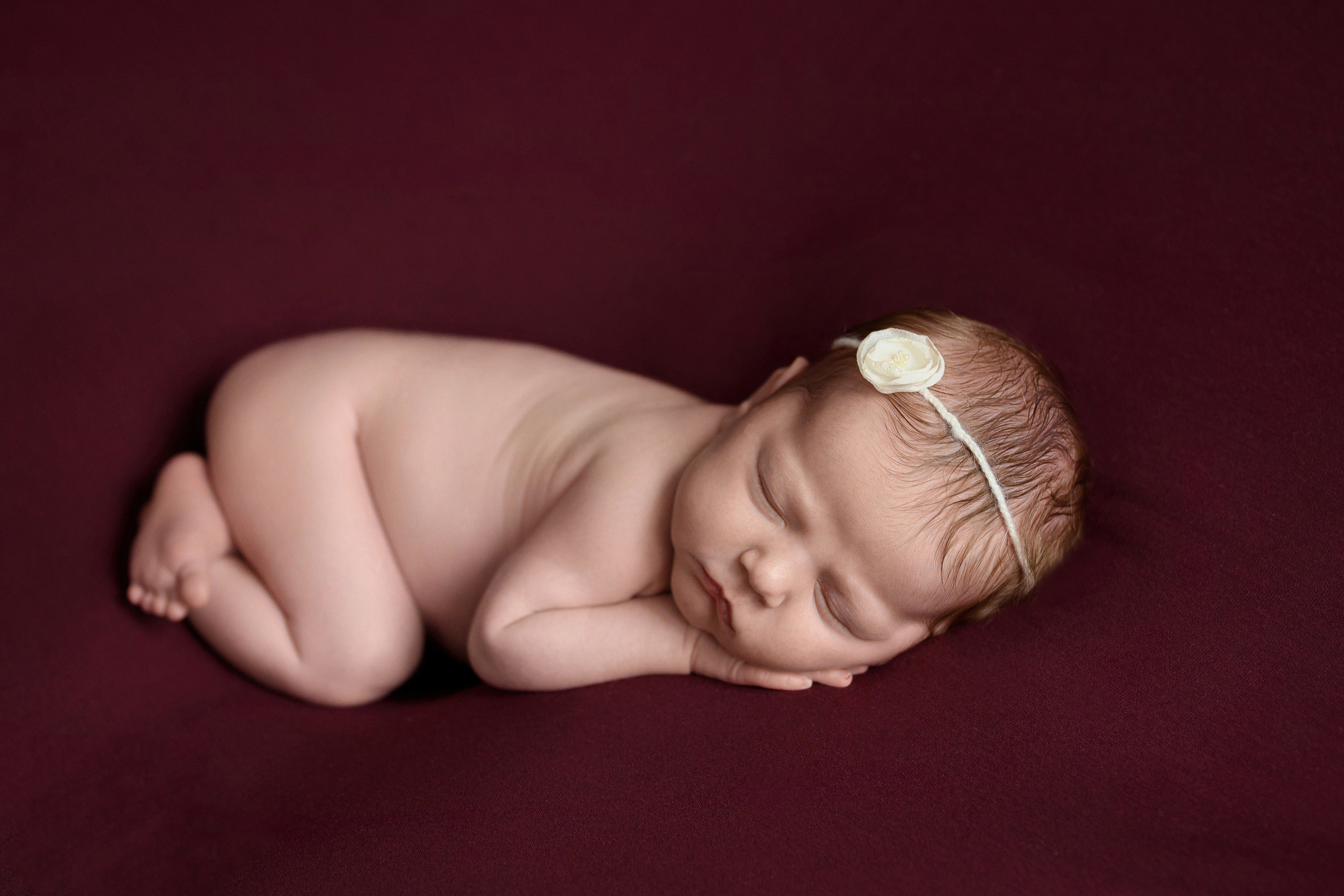 Фотосессия новорожденных, нью-борн малышей в Кингисеппе, Сестрорецке, Санкт-петербурге