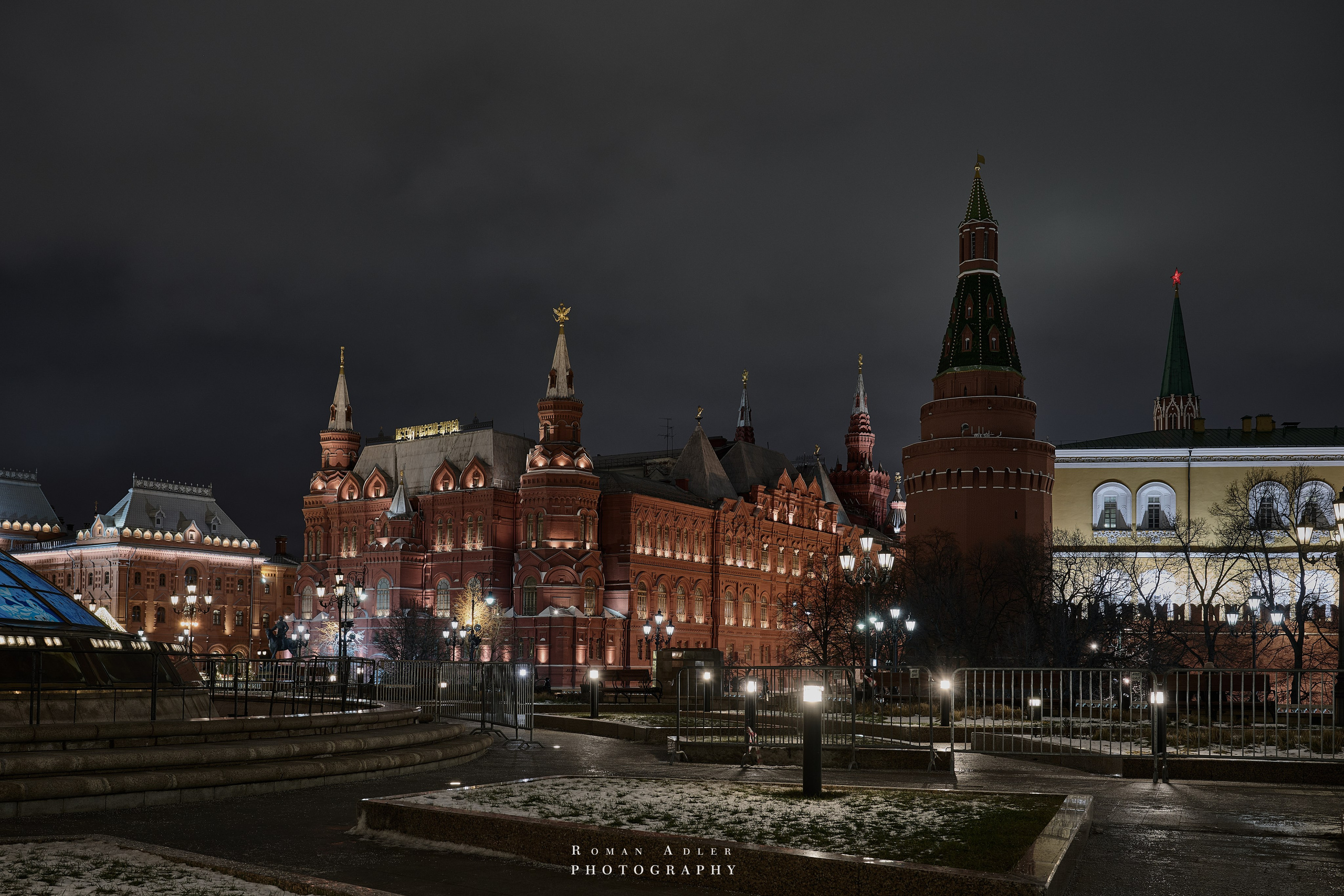 Новогодняя ночная Москва 2025. Фотограф Роман Адлер