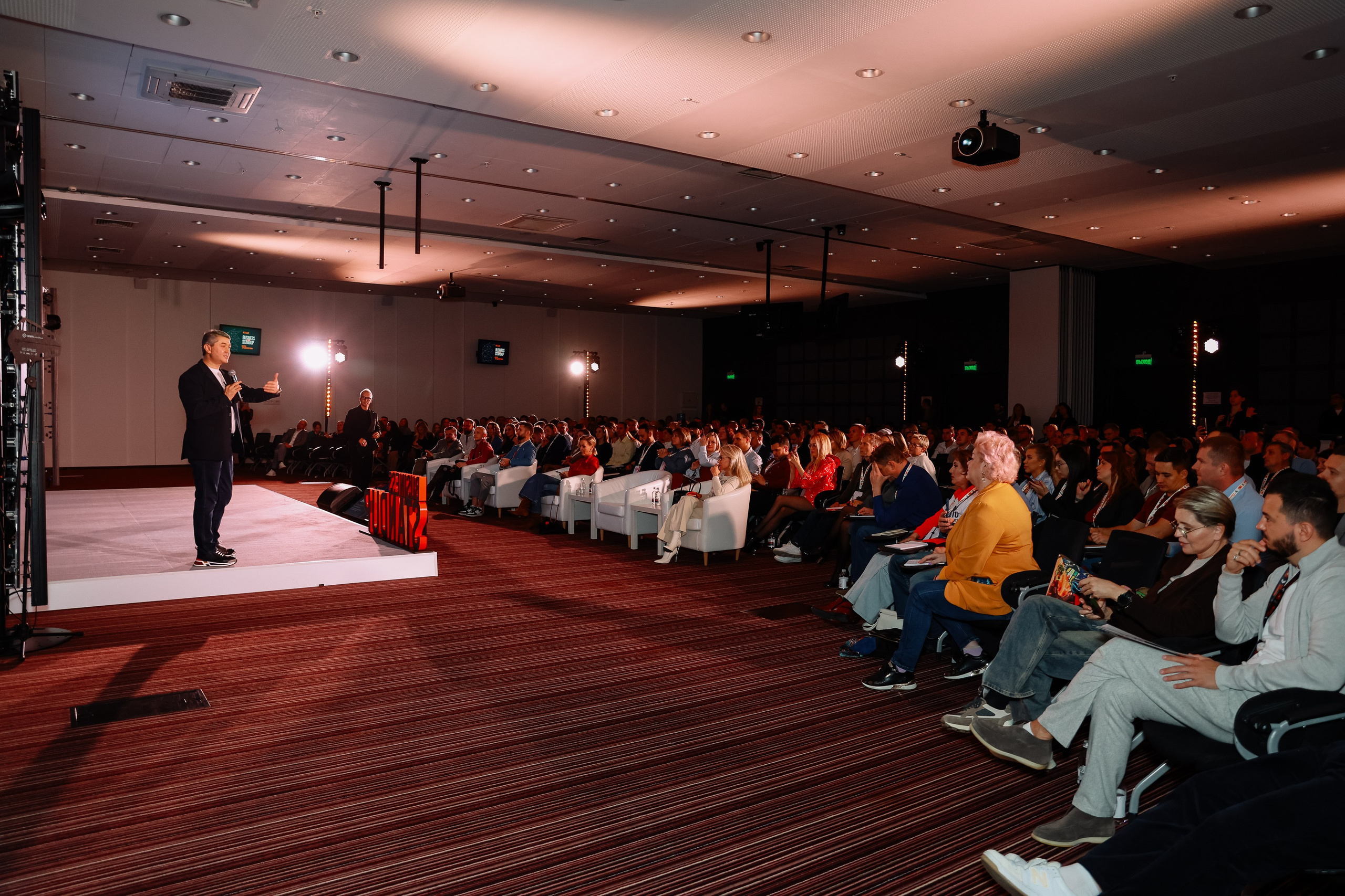 BUSNESS STANDUP с Оскаром Хартманном. Фотограф Юлия Мальцева