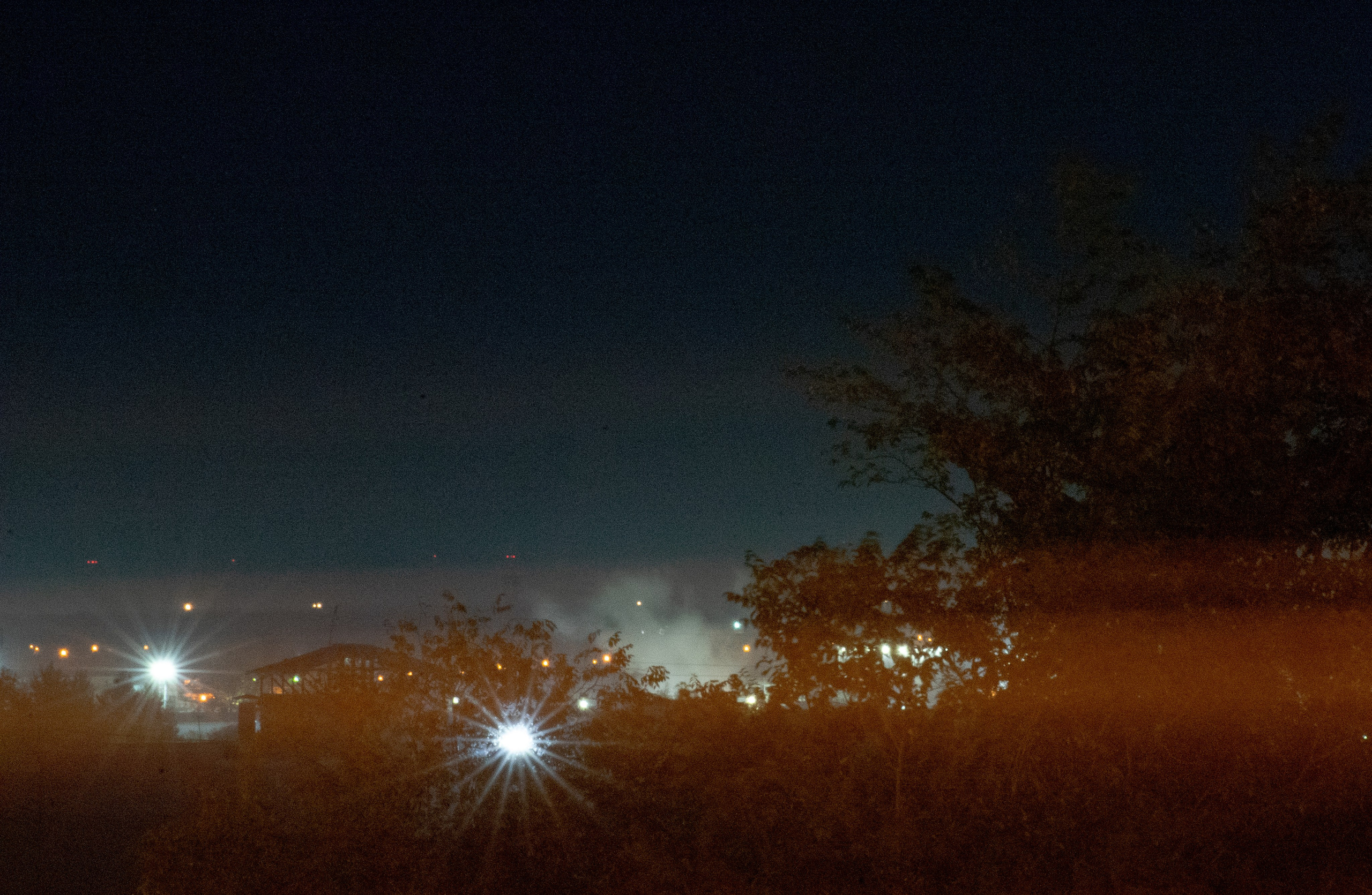 Tender Colors of a Heavy City. Whoii art