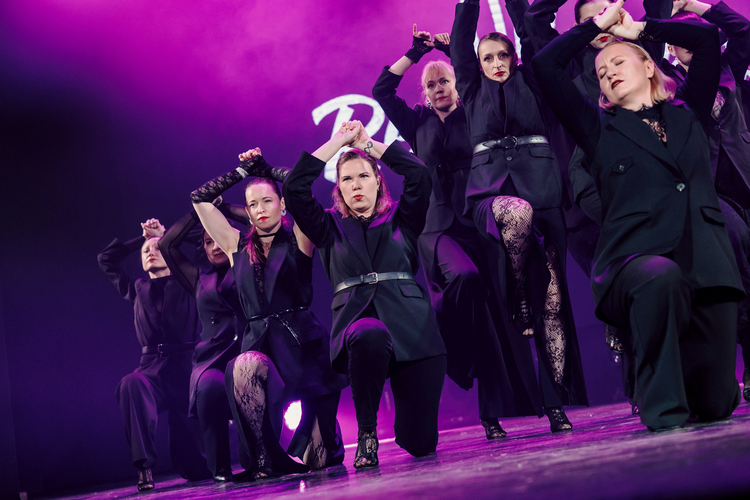 Отчётный концерт танцевальной школы «Red Rabbits» 2025. Лёшка Варзегов — фотограф