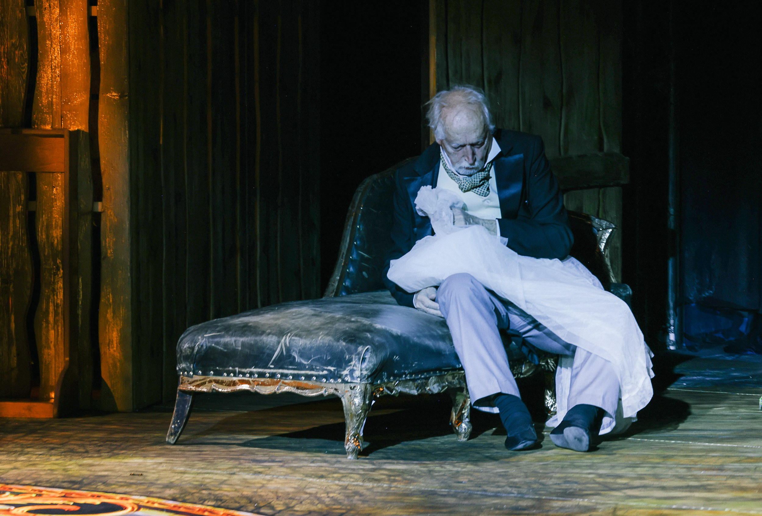 Весёлая женщина. Театр Эрмитаж. Репортажный, архитектурный, театральный и файн-арт фотограф Лена Мельникова в Москве