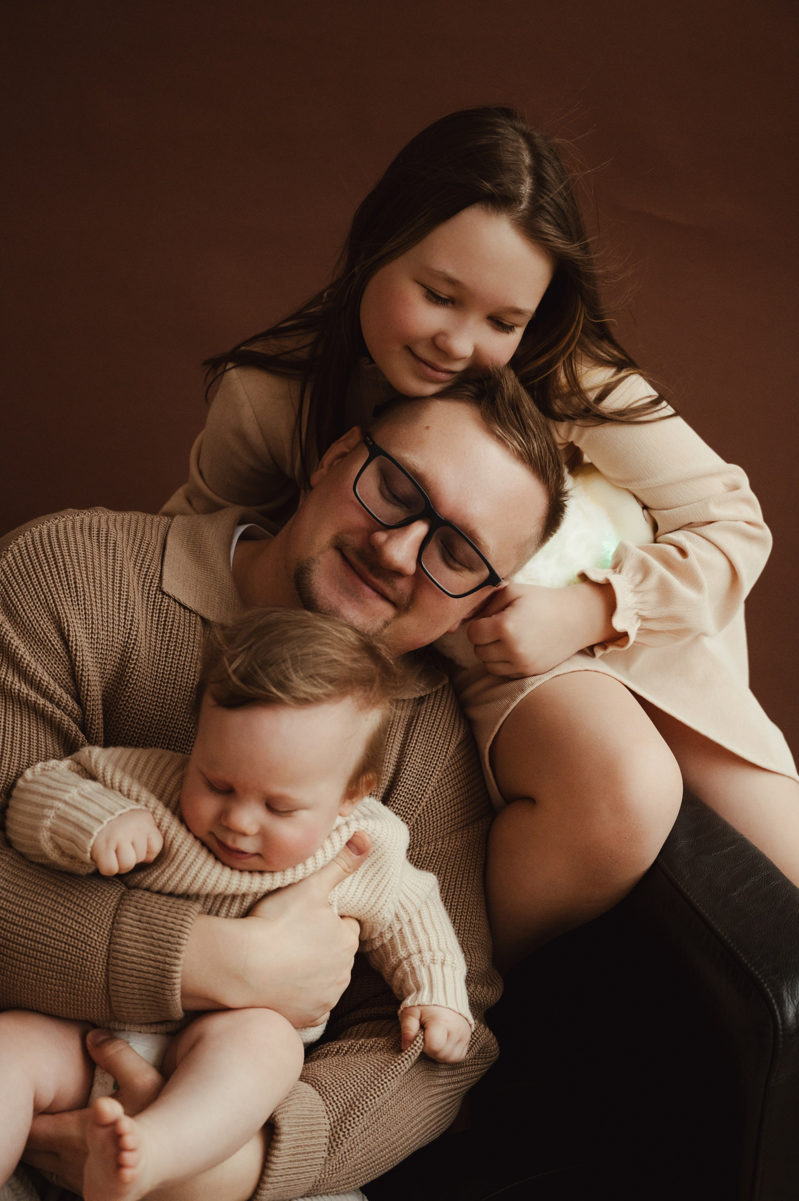 Семейная фотосъемка в Спб. Профессиональный фотограф беременности в СПБ. Стильные фотосессии беременности в стиле минимализм и классическая фотография