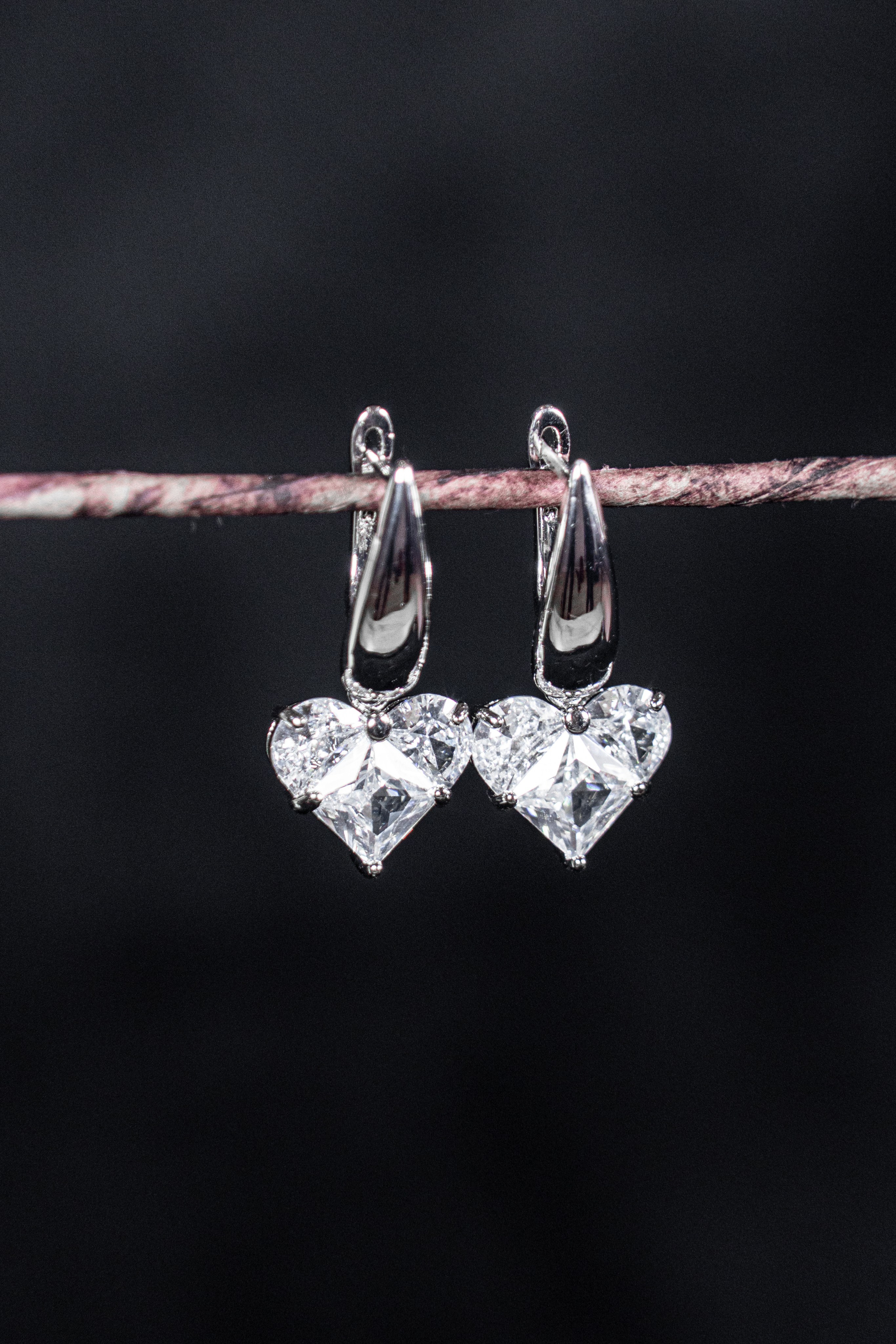 Фото бижутерии для маркетплейсов Ozon и Wildberries Предметная фотосъемка бижутерии для Wildberries и Ozon в Краснодаре. Шедевры для Вас! Фотограф и Видеограф в Краснодаре Пахиев Руслан