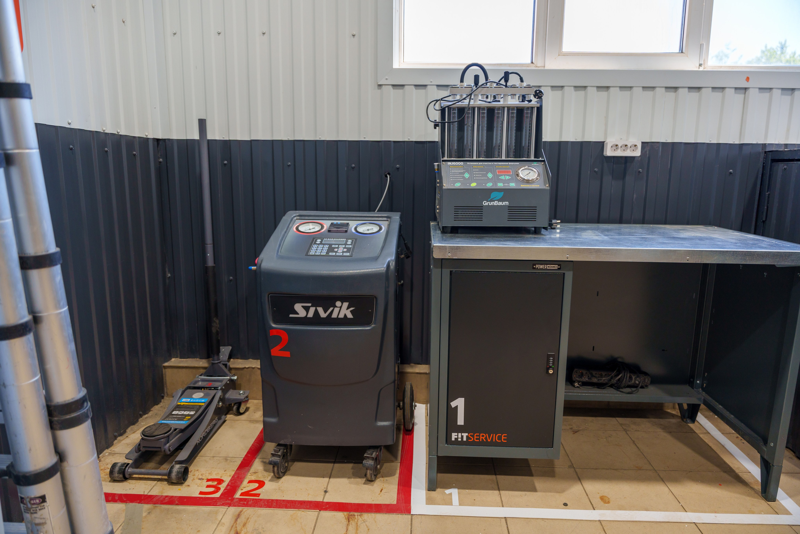 Интерьерная фотосъемка автосервиса Fit Service в Краснодаре — Профессиональная фотосъемка интерьера техцентра в Краснодаресеть СТО. Шедевры для Вас! Фотограф и Видеограф в Краснодаре Пахиев Руслан