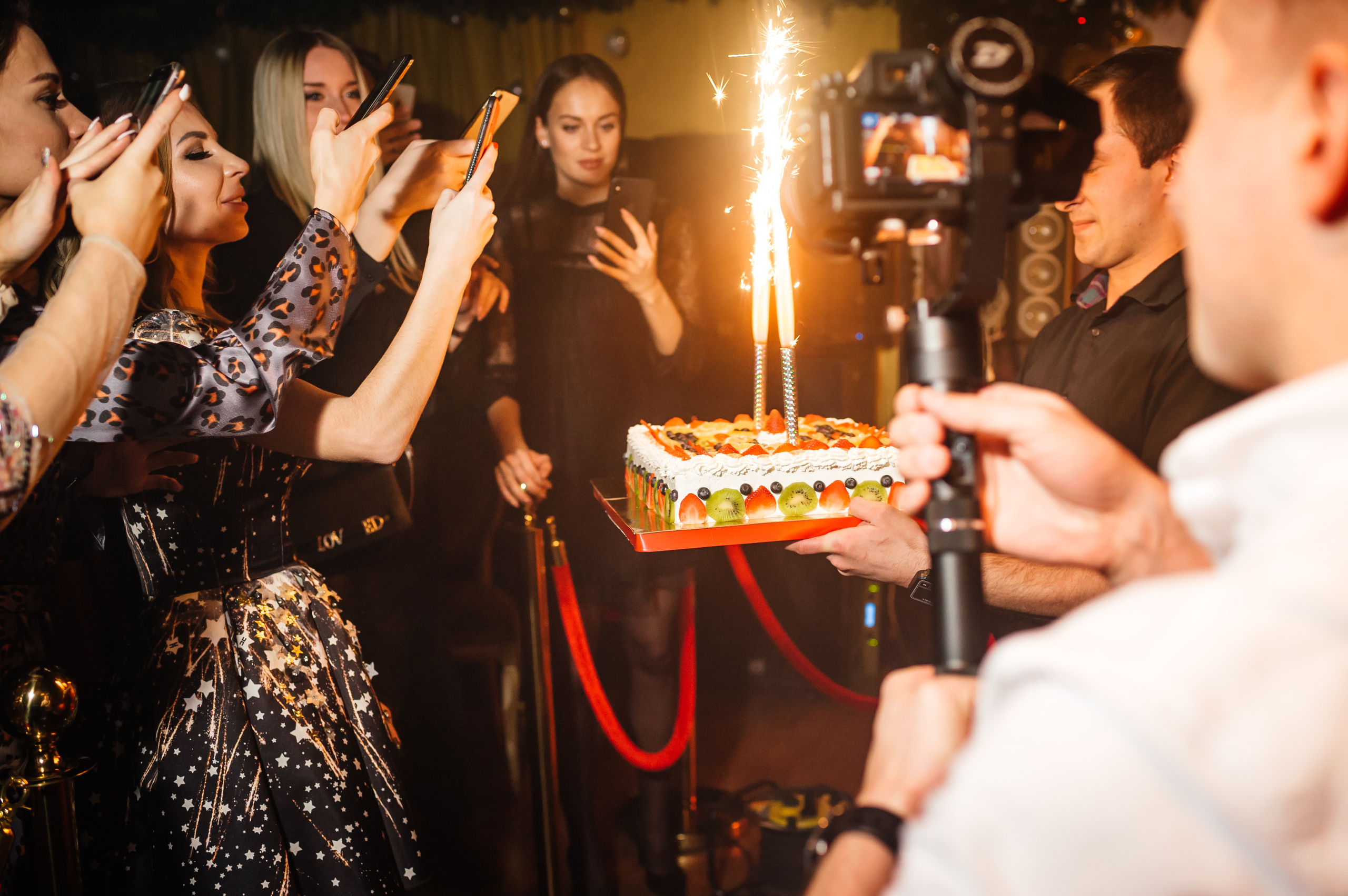 Фотограф на День Рождения. Свадебный, репортажный и семейный фотограф в Москве Арина Зак