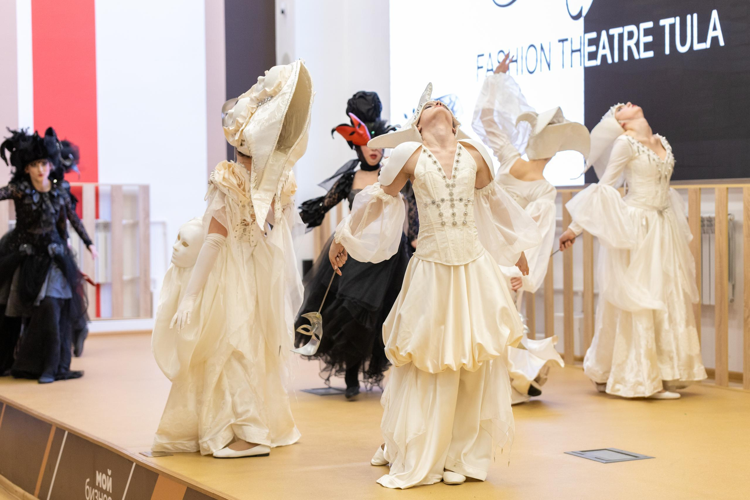 Репортаж 70-200 f2.8 Tamron g2. Показ театр моды «Стиль» («Style» город Тула). Фотограф в Туле Крупский АнДРей. Фотостудия «КАДР71» в Туле