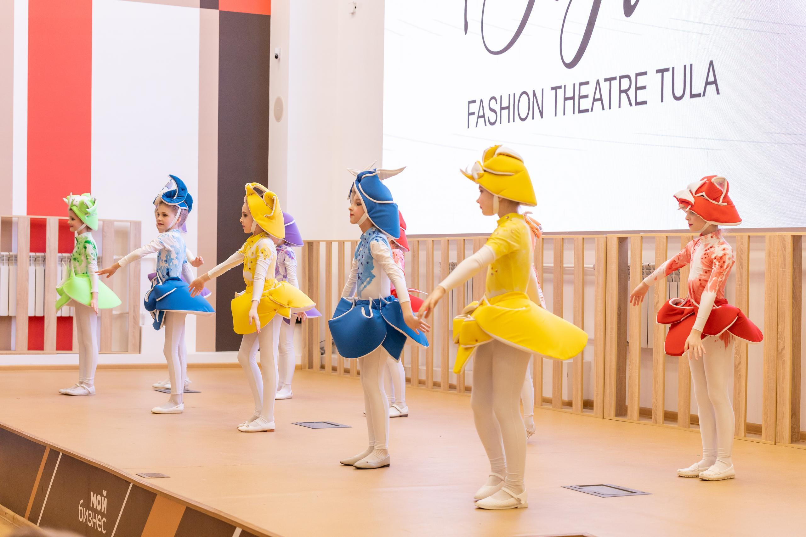 Репортаж 70-200 f2.8 Tamron g2. Показ театр моды «Стиль» («Style» город Тула). Фотограф в Туле Крупский АнДРей. Фотостудия «КАДР71» в Туле