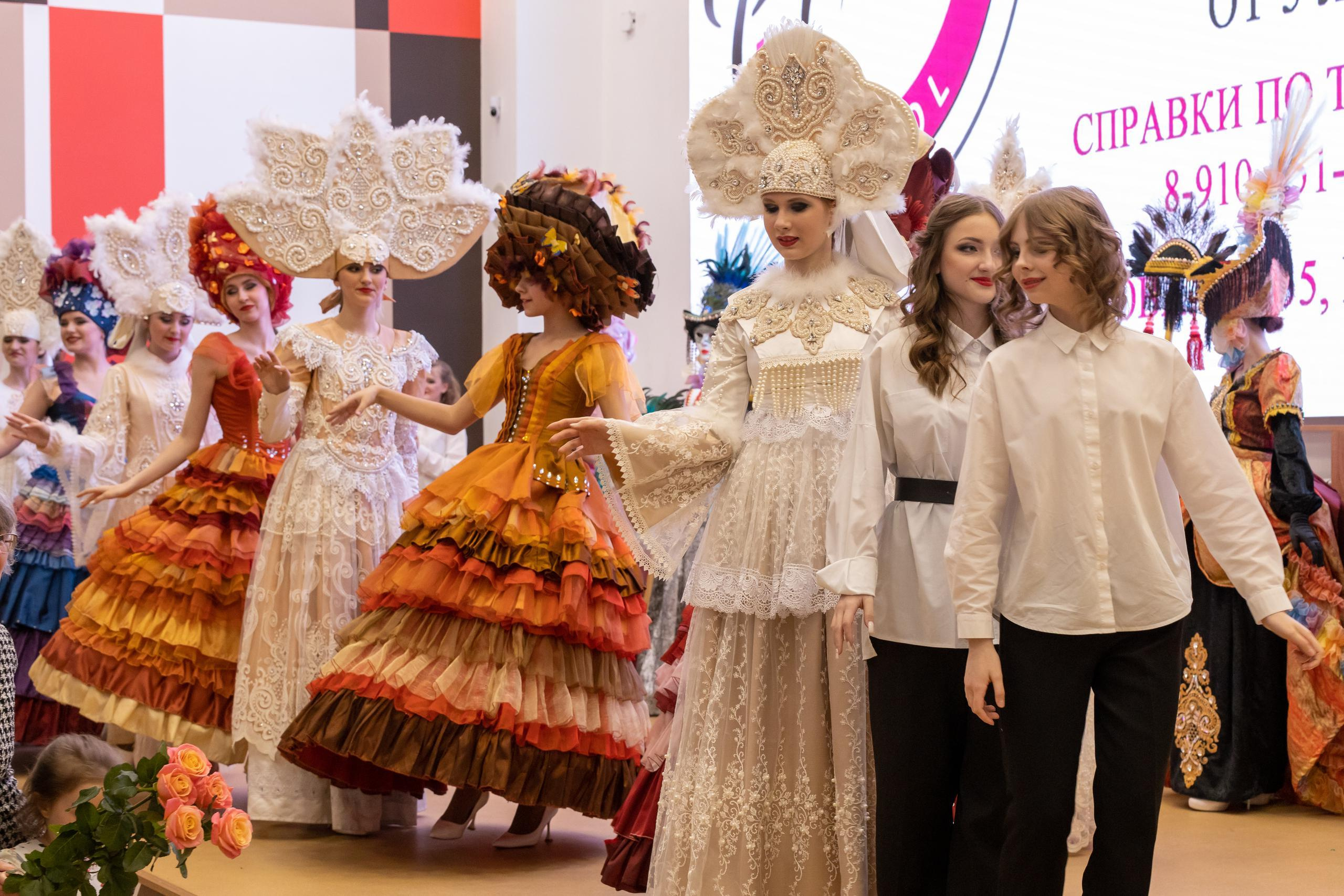 Репортаж 70-200 f2.8 Tamron g2. Показ театр моды «Стиль» («Style» город Тула). Фотограф в Туле Крупский АнДРей. Фотостудия «КАДР71» в Туле