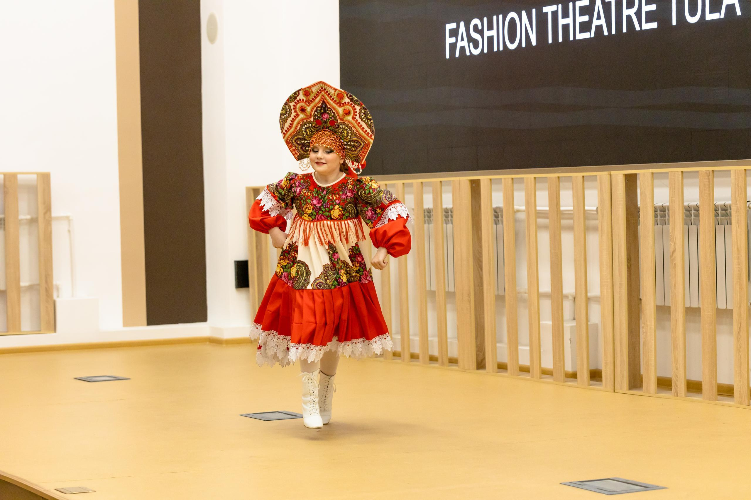 Репортаж 70-200 f2.8 Tamron g2. Показ театр моды «Стиль» («Style» город Тула). Фотограф в Туле Крупский АнДРей. Фотостудия «КАДР71» в Туле