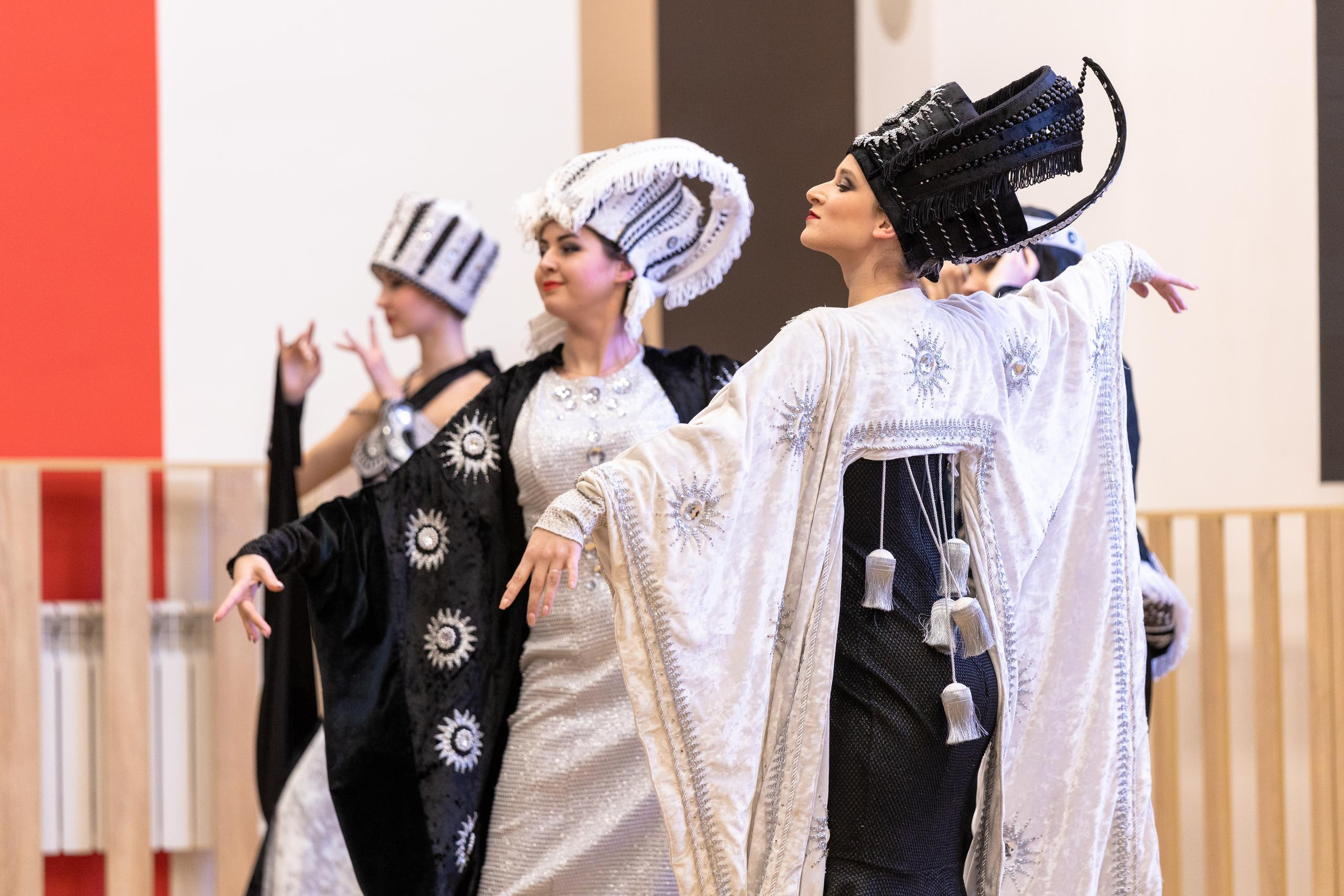 Репортаж 70-200 f2.8 Tamron g2. Показ театр моды «Стиль» («Style» город Тула). Фотограф в Туле Крупский АнДРей. Фотостудия «КАДР71» в Туле