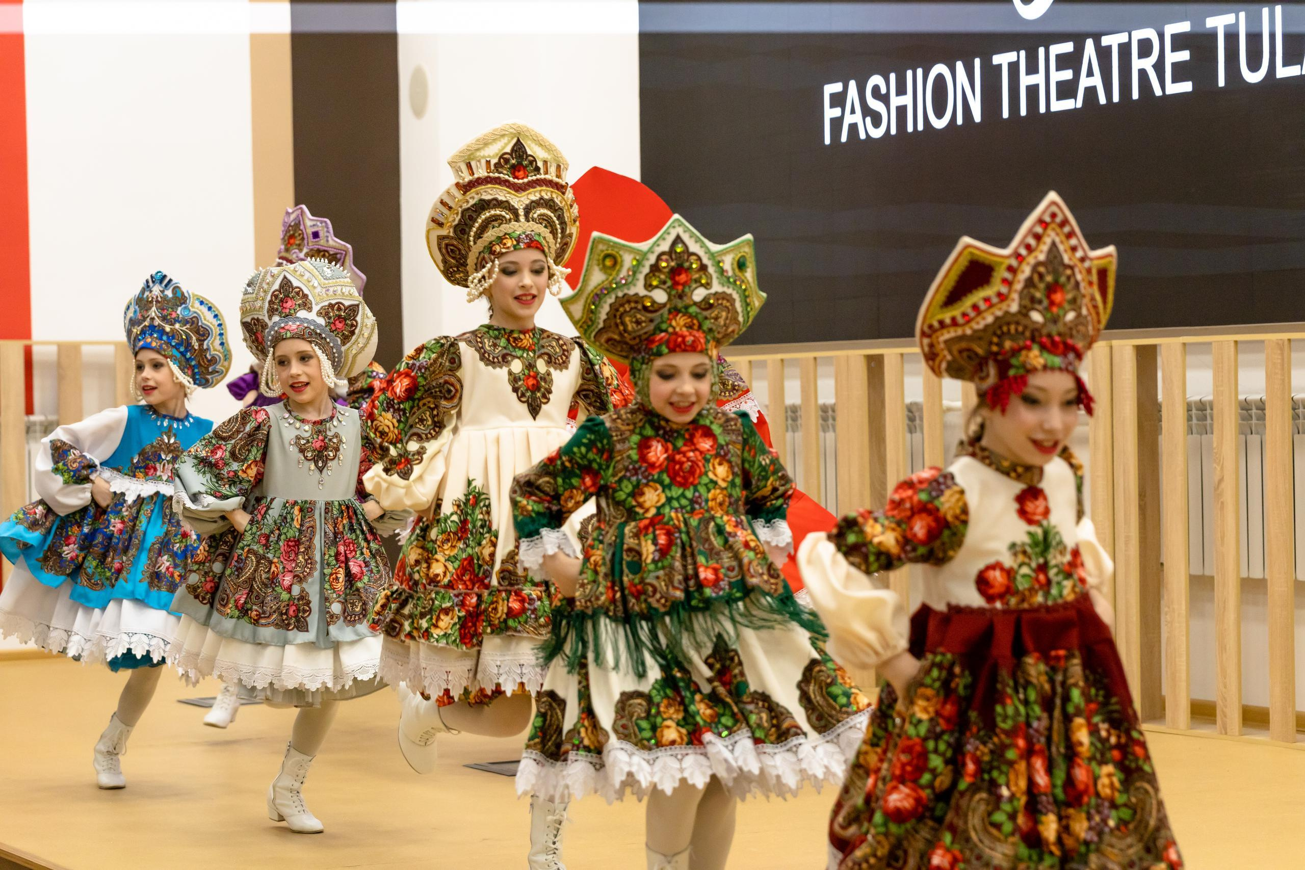 Репортаж 70-200 f2.8 Tamron g2. Показ театр моды «Стиль» («Style» город Тула). Фотограф в Туле Крупский АнДРей. Фотостудия «КАДР71» в Туле