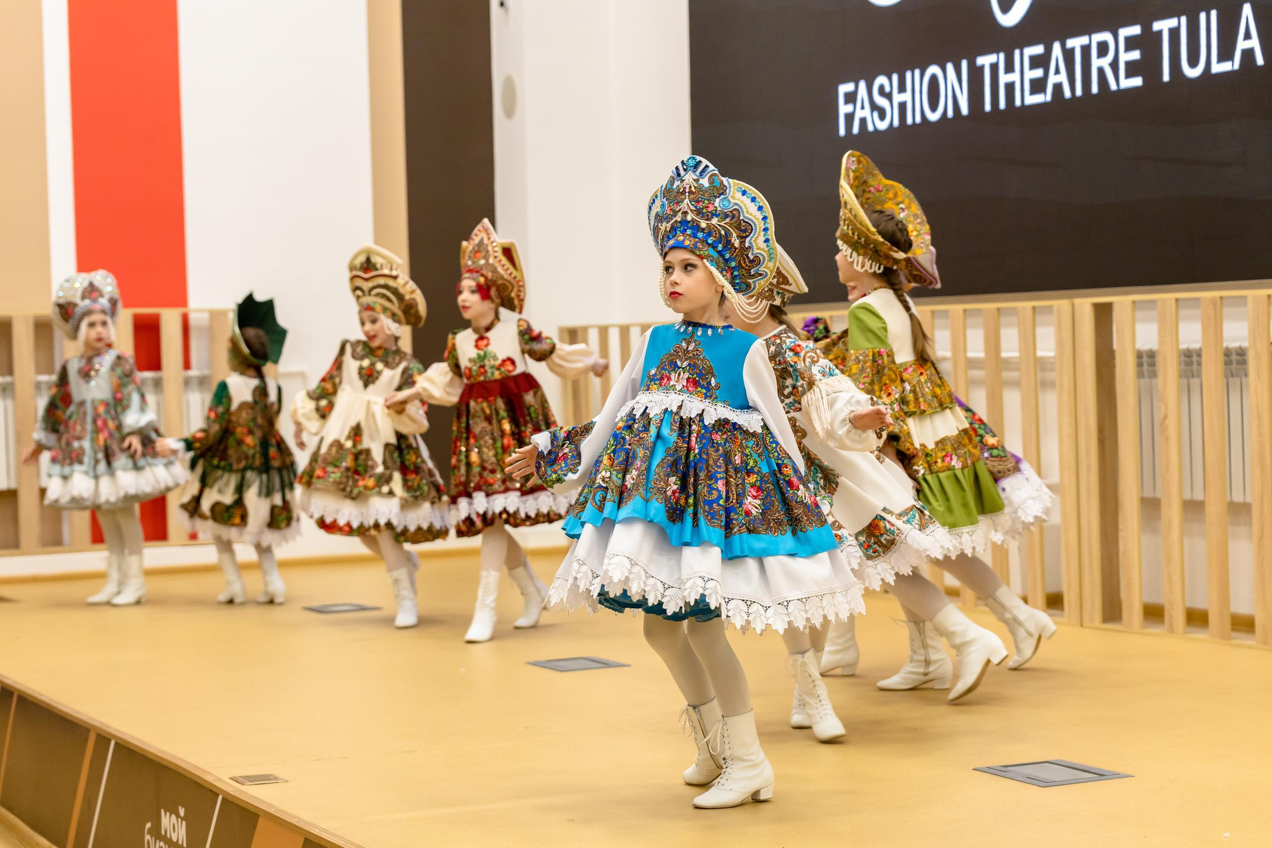 Репортаж 70-200 f2.8 Tamron g2. Показ театр моды «Стиль» («Style» город Тула). Фотограф в Туле Крупский АнДРей. Фотостудия «КАДР71» в Туле