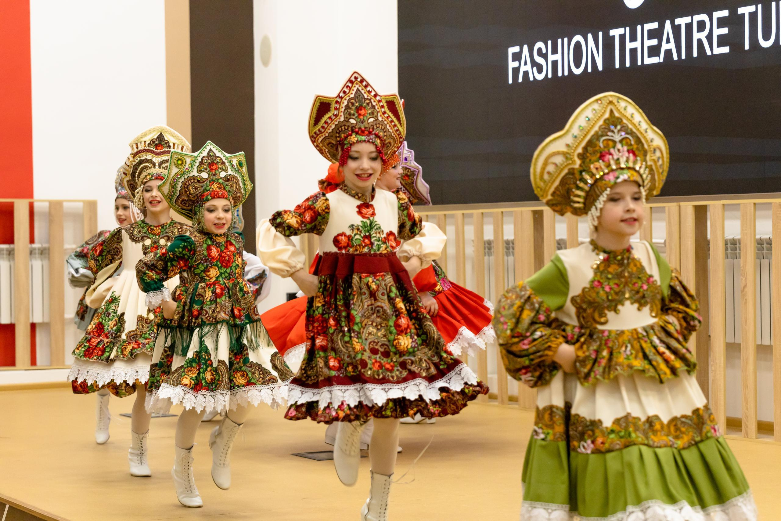 Репортаж 70-200 f2.8 Tamron g2. Показ театр моды «Стиль» («Style» город Тула). Фотограф в Туле Крупский АнДРей. Фотостудия «КАДР71» в Туле