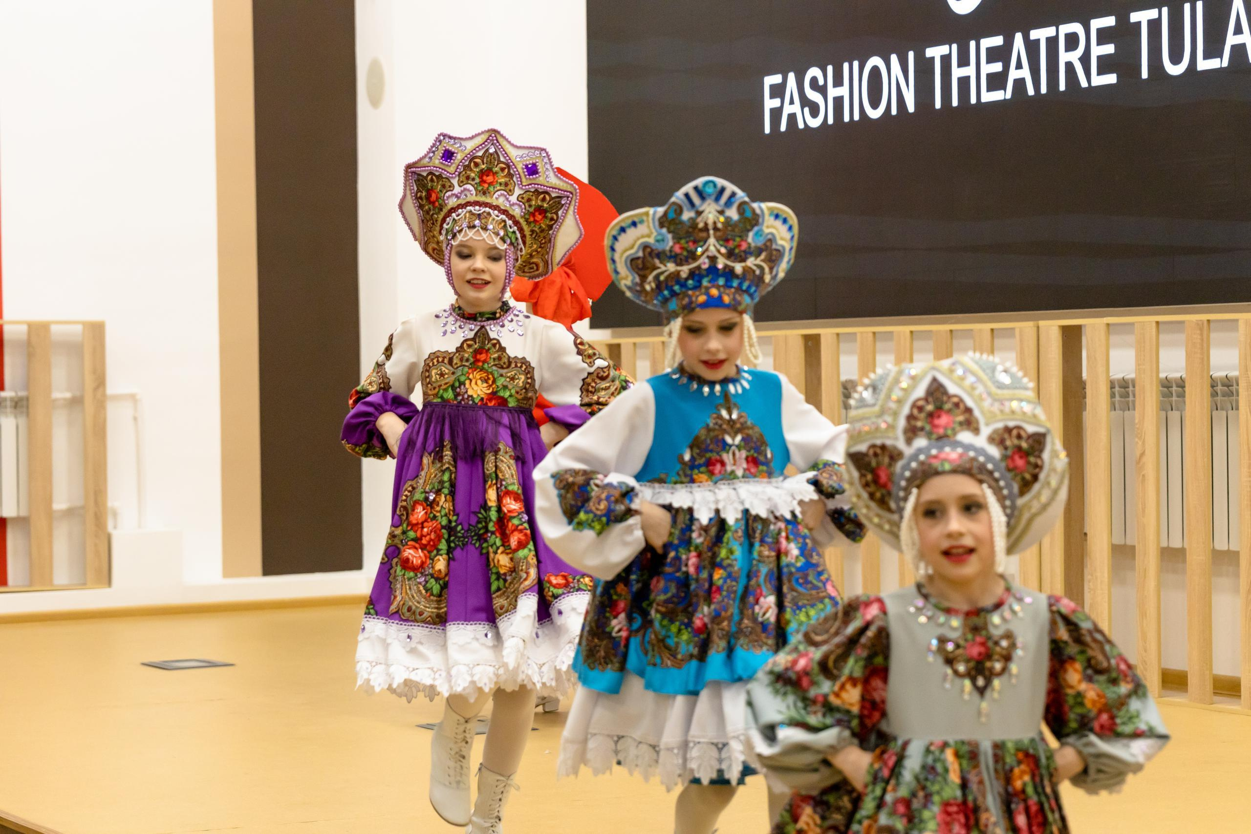 Репортаж 70-200 f2.8 Tamron g2. Показ театр моды «Стиль» («Style» город Тула). Фотограф в Туле Крупский АнДРей. Фотостудия «КАДР71» в Туле