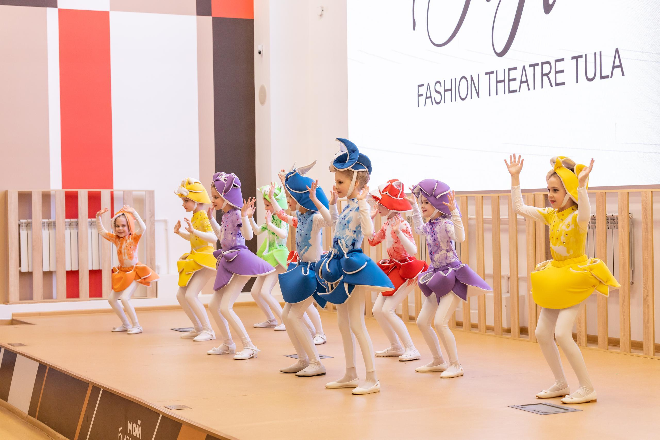 Репортаж 70-200 f2.8 Tamron g2. Показ театр моды «Стиль» («Style» город Тула). Фотограф в Туле Крупский АнДРей. Фотостудия «КАДР71» в Туле