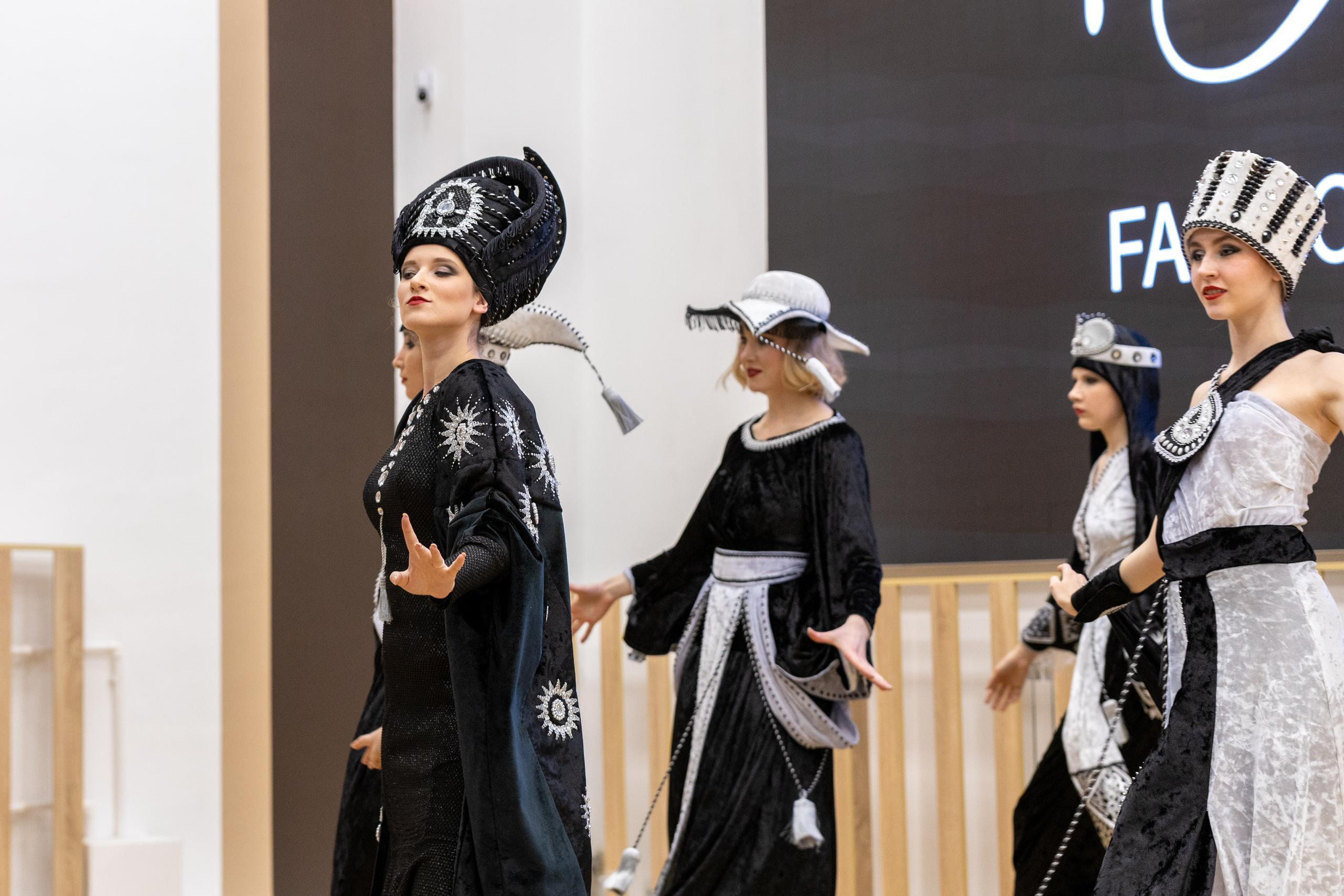 Репортаж 70-200 f2.8 Tamron g2. Показ театр моды «Стиль» («Style» город Тула). Фотограф в Туле Крупский АнДРей. Фотостудия «КАДР71» в Туле